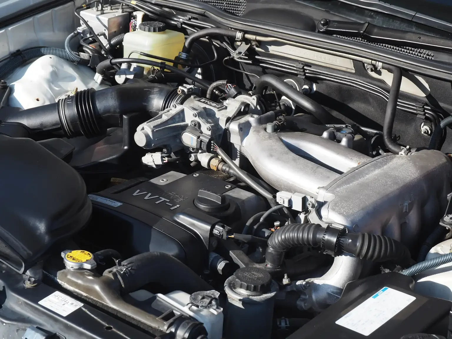 1jzge engine pearl white toyota crown athlete four estate 2001 jdm export stock japan