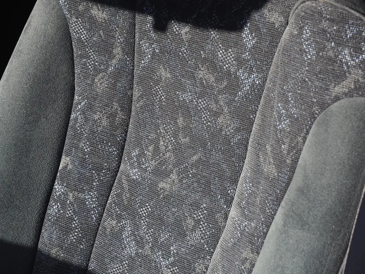 front passengers seat charcoal interior view toyota crown athlete four estate 2001 jdm export stock japan