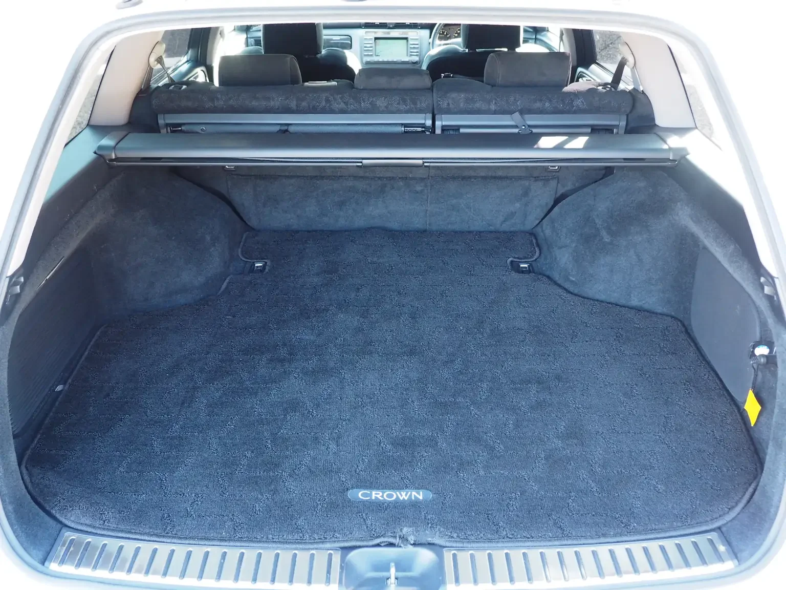 rear luggage room view pearl white toyota crown athlete four estate 2001 jdm export stock japan