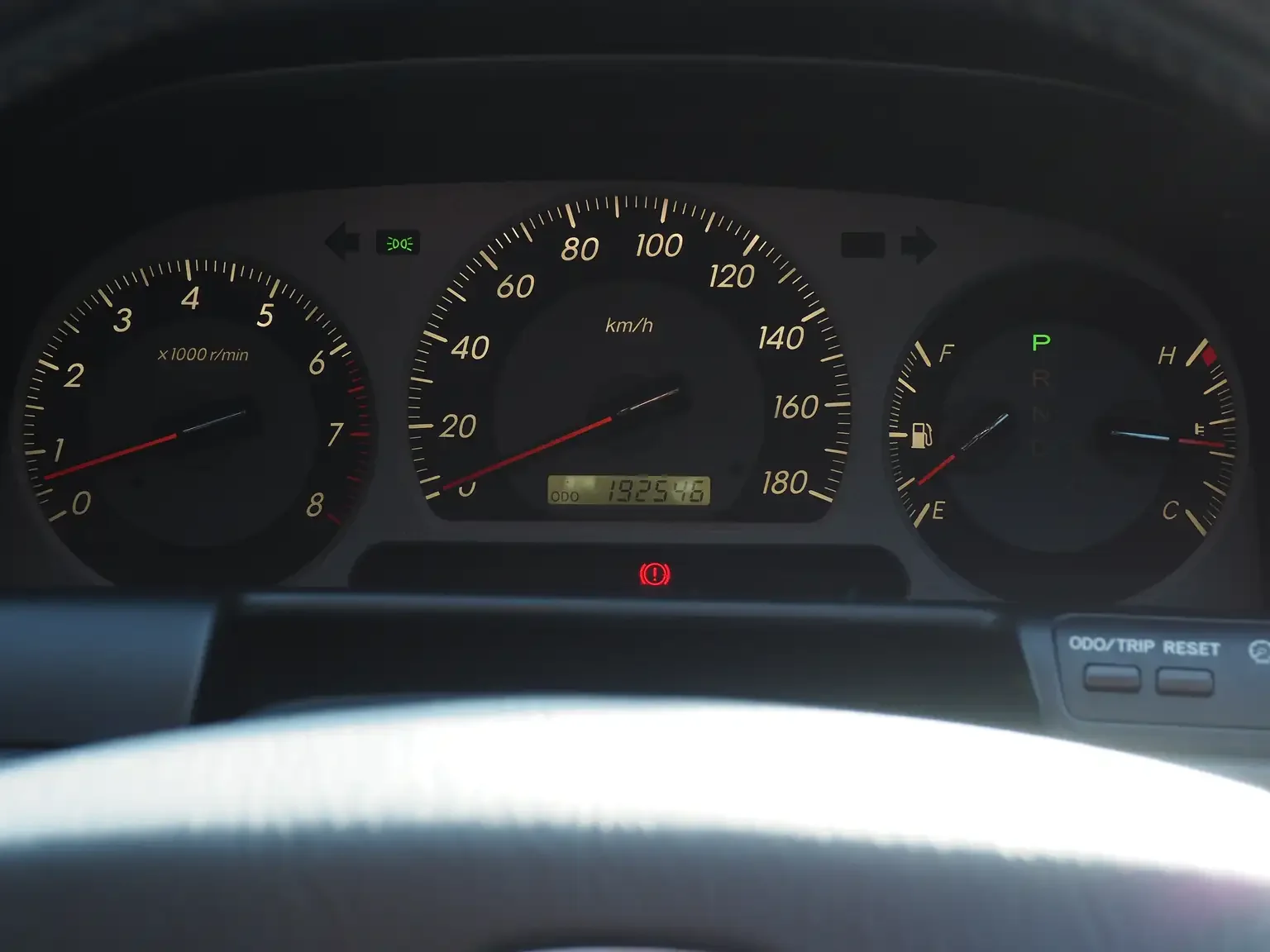 odometer reading view toyota crown athlete four estate 2001 jdm export stock japan