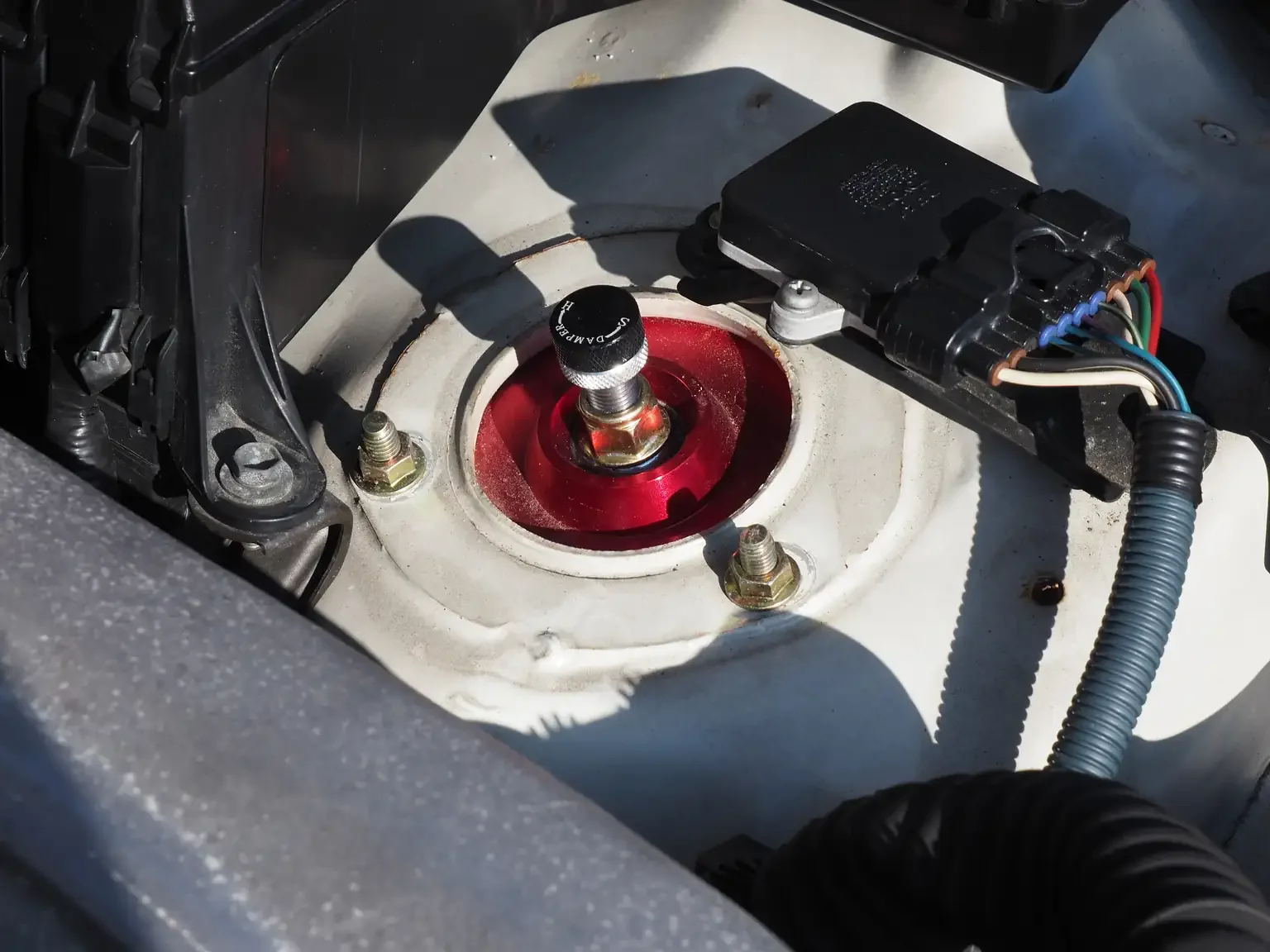 adjustable suspension damper view pearl white toyota crown athlete four estate 2001 jdm export stock japan