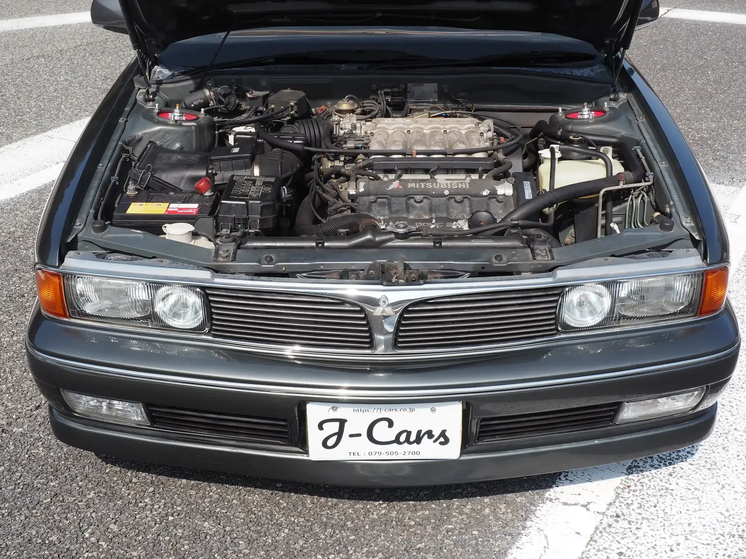 6G72-engine-view-front-1991-mitsubishi-diamante-30rs-grey-jdm-export-vehicle-japan.webp