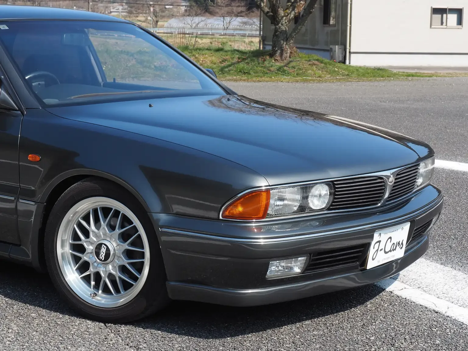 drivers-side-front-end-view-1991-mitsubishi-diamante-30rs-grey-jdm-export-vehicle-japan.webp