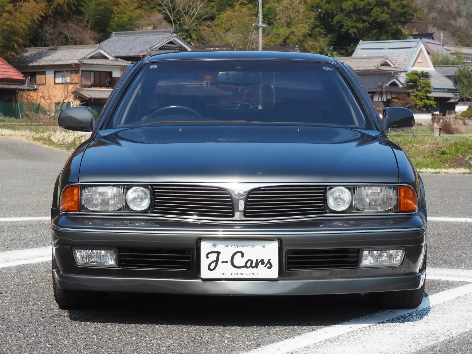 front-end-view-1991-mitsubishi-diamante-30rs-grey-jdm-export-vehicle-japan.webp