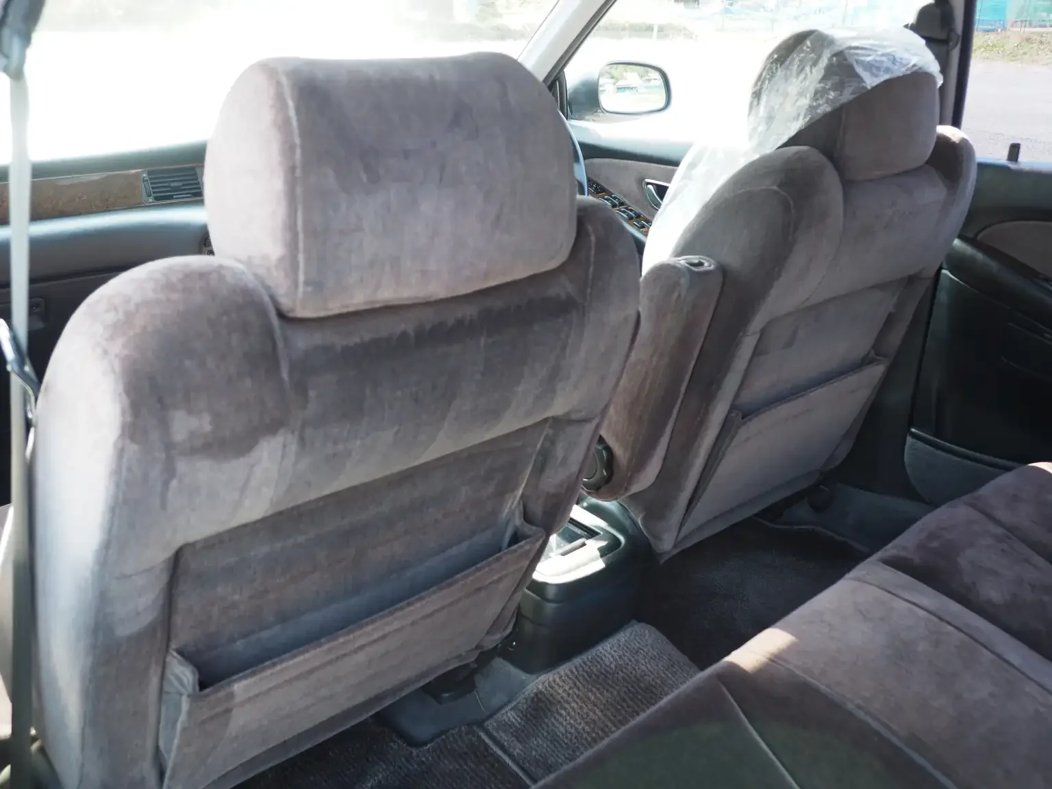 front-seat-backs-condition-view-1991-mitsubishi-diamante-30rs-grey-jdm-export-vehicle-japan.webp