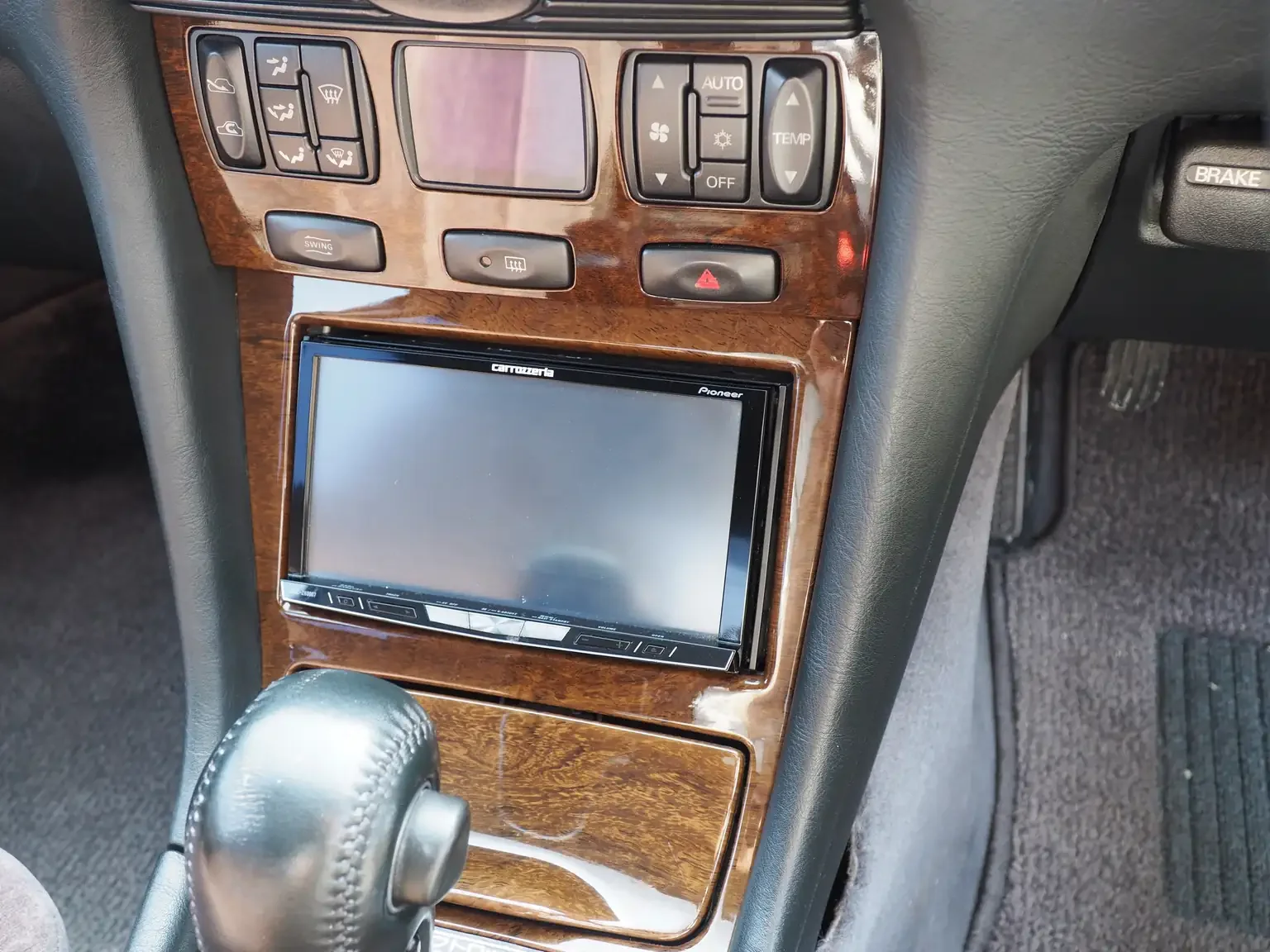 navi-screen-view-1991-mitsubishi-diamante-30rs-grey-jdm-export-vehicle-japan.webp