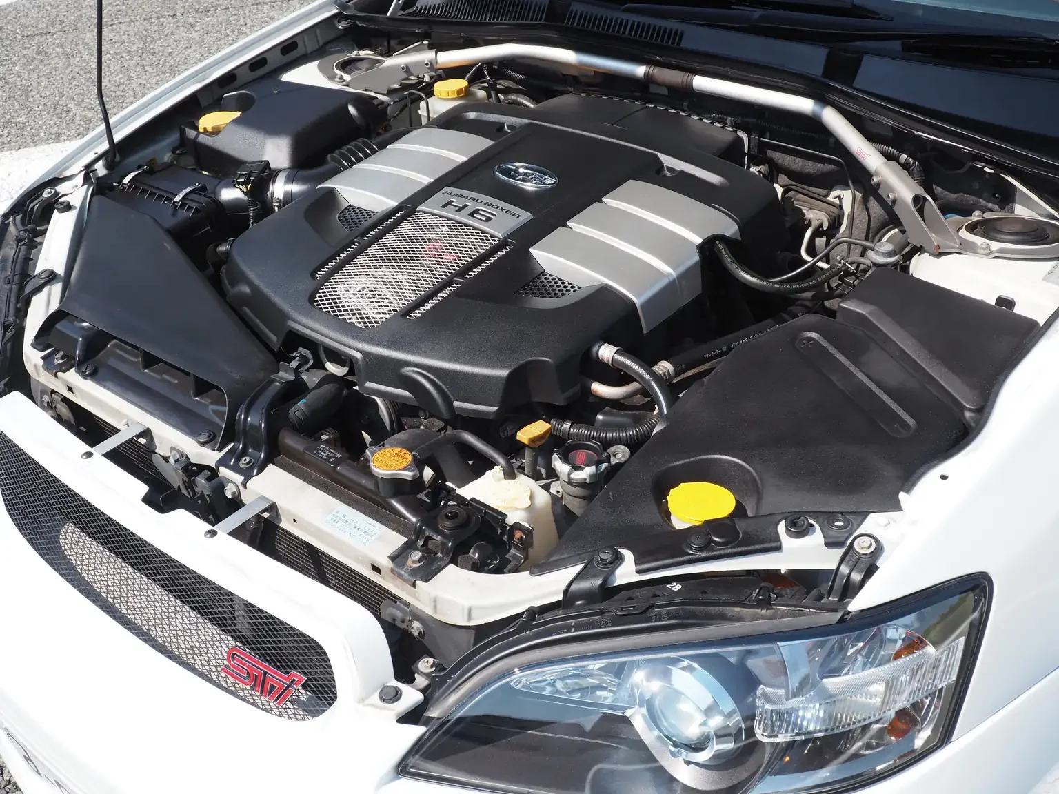 3 litre EZ30 engine view subaru legacy 3.0R B-Spec 6MT jdm export stock japan