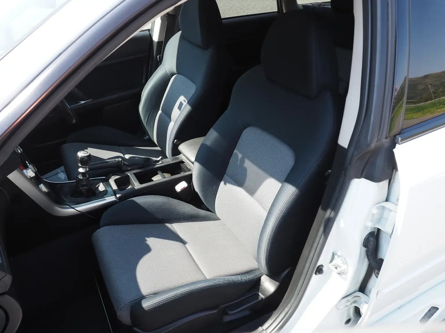 front passengers seat view subaru legacy 3.0R B-Spec 6MT jdm export stock japan