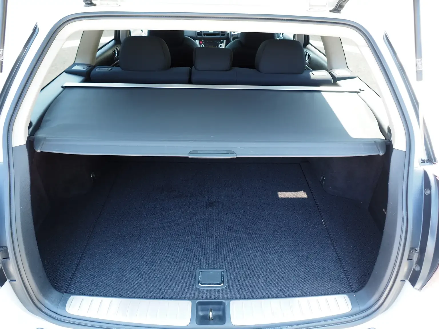 luggage cover blind view subaru legacy 3.0R B-Spec 6MT jdm export stock japan
