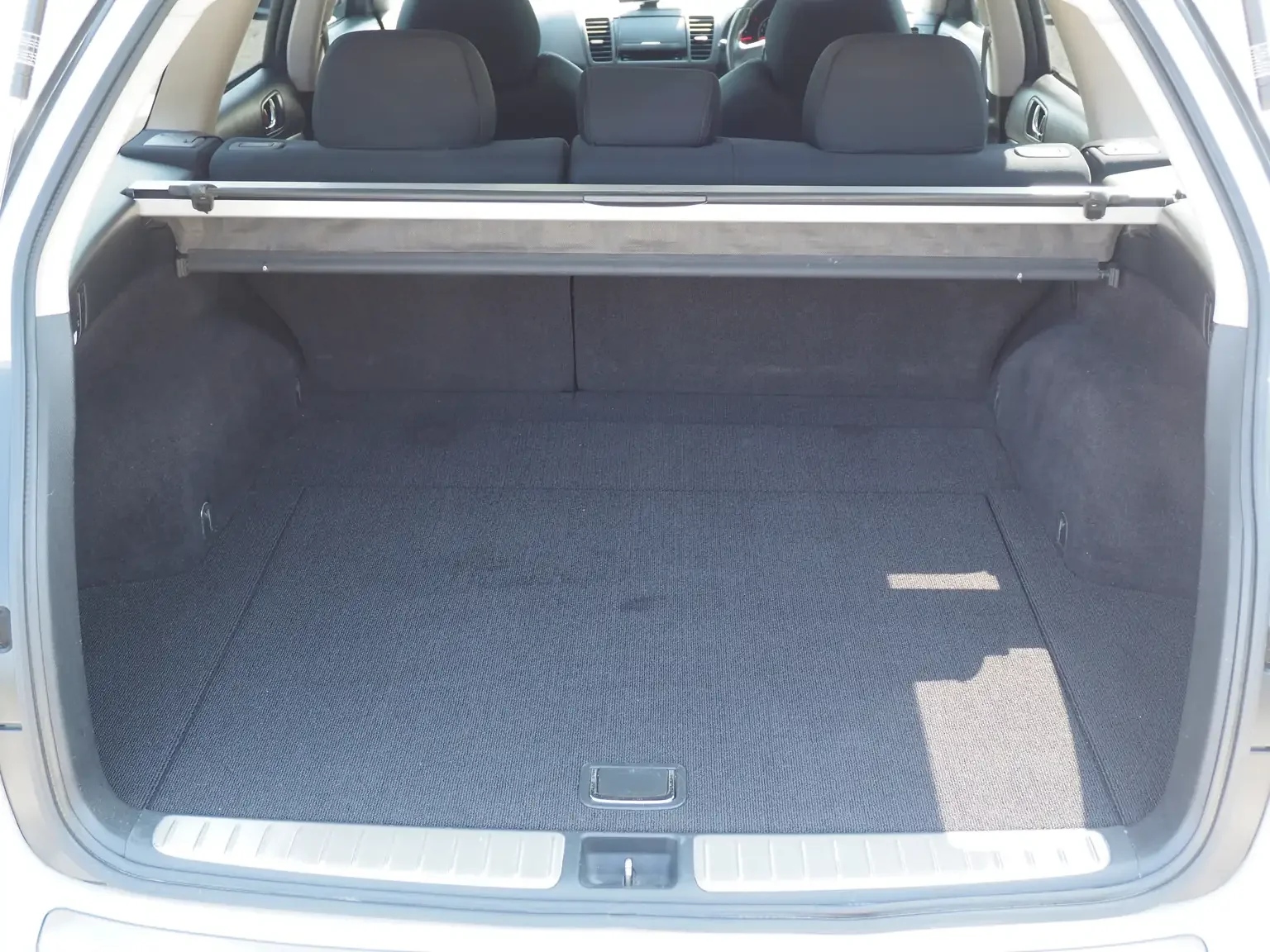 luggage compartment view subaru legacy 3.0R B-Spec 6MT jdm export stock japan