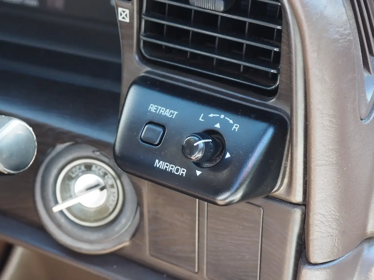 retractable mirror switch view brown interior 1990 toyota chaser gx81 jdm export stock japan