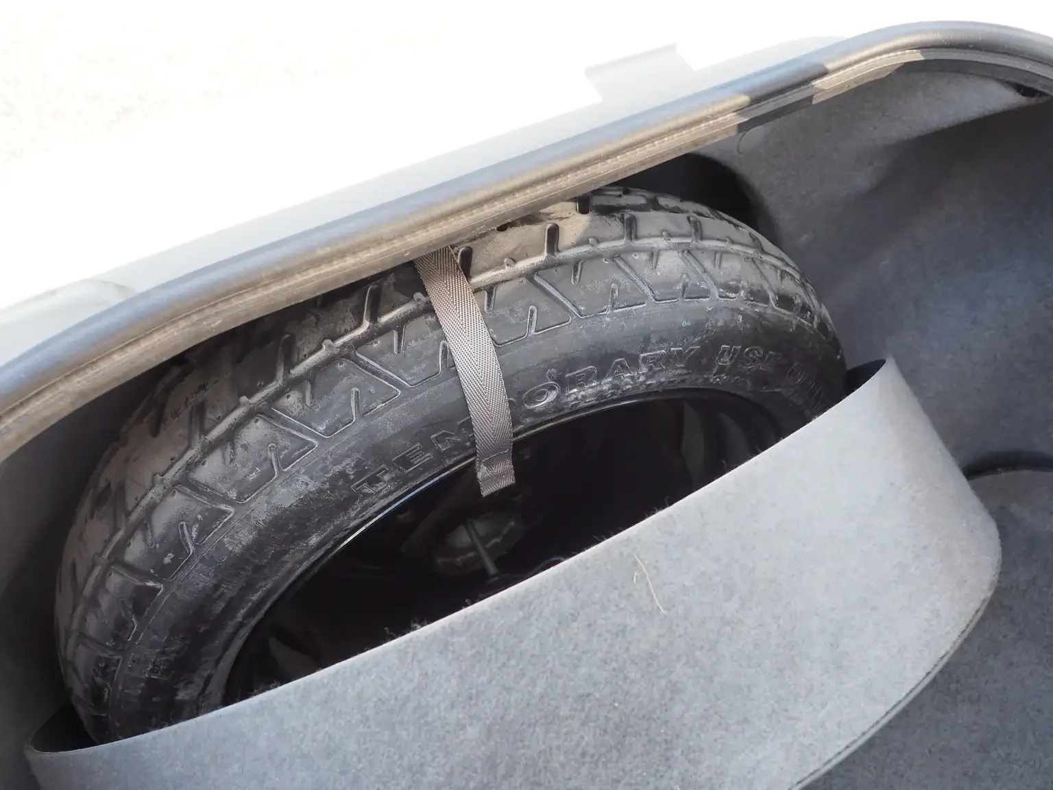 spare tyre view brown interior 1990 toyota chaser gx81 jdm export stock japan