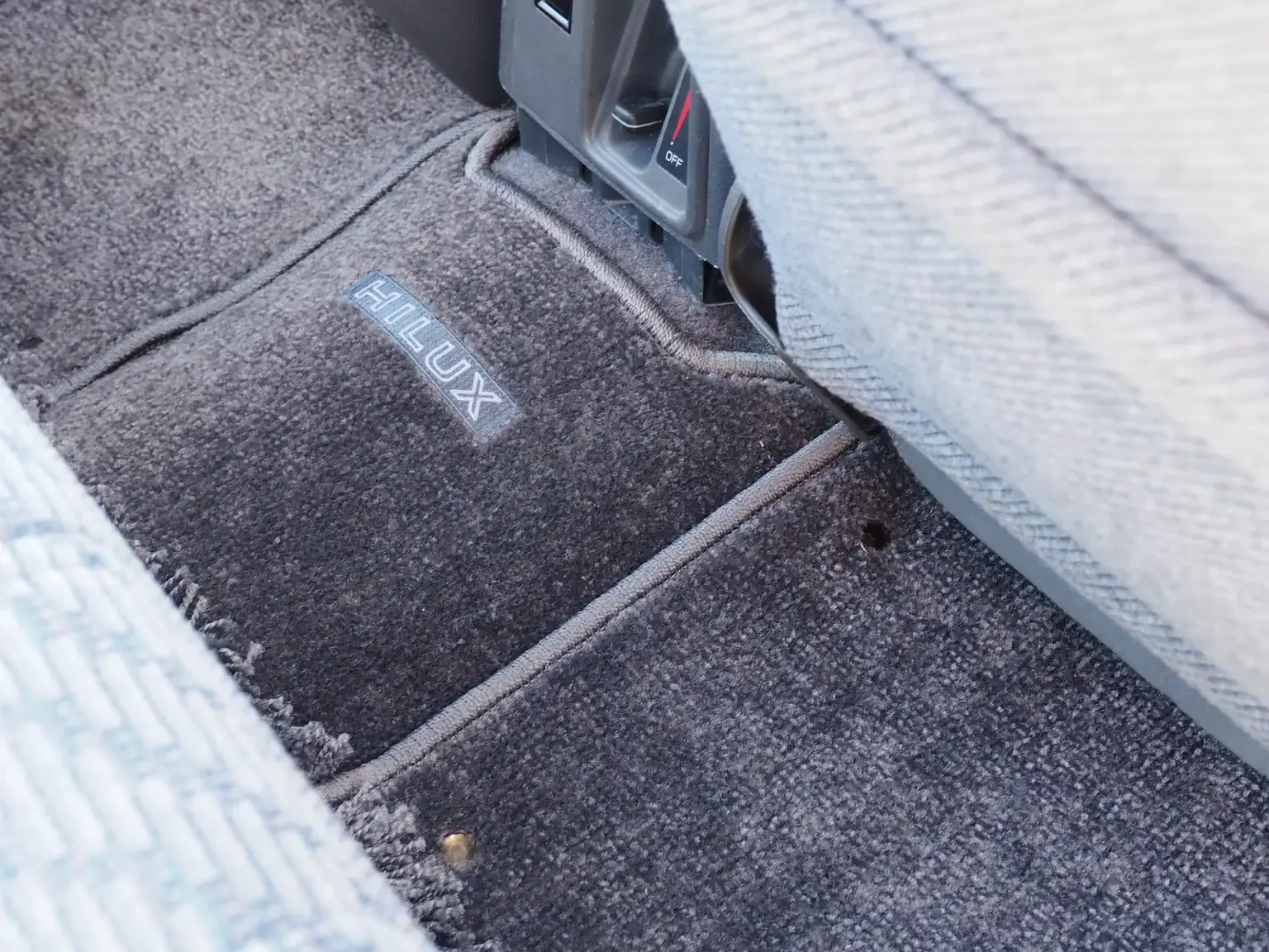 rear interior mat view grey toyota hilux surf kzn130 1kzte 5 speed manual diesel turbo JDM export vehicle Japan