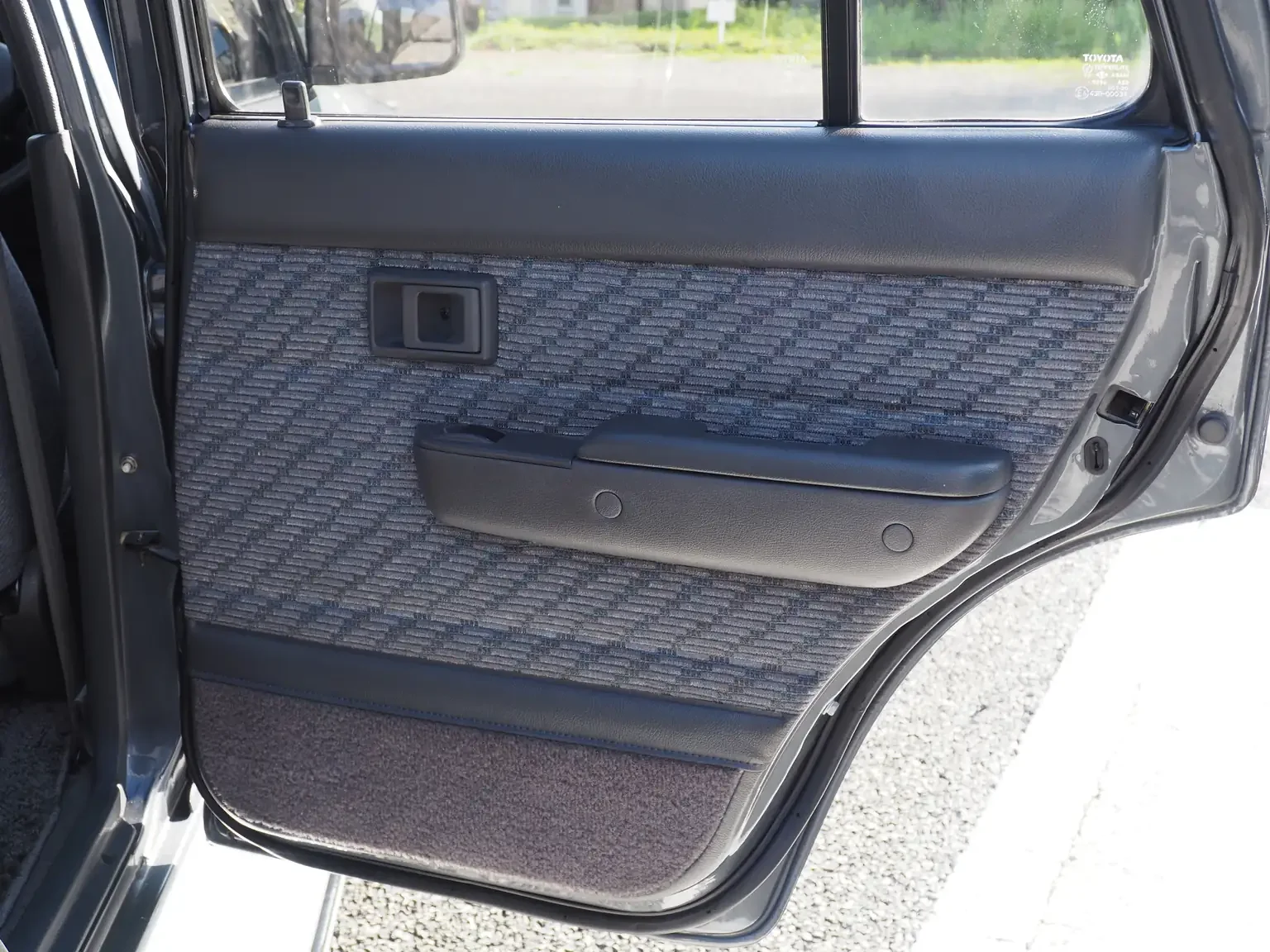 drivers rear door card view grey toyota hilux surf kzn130 1kzte 5 speed manual diesel turbo JDM export vehicle Japan