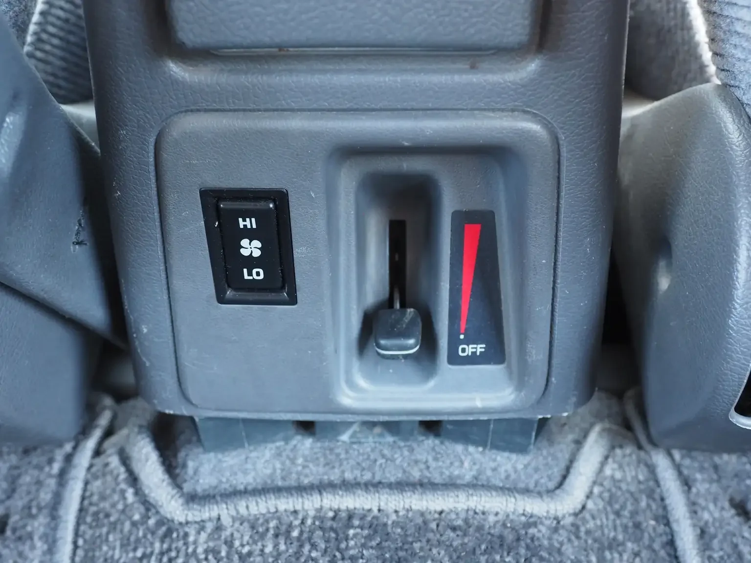 rear heater control view grey toyota hilux surf kzn130 1kzte 5 speed manual diesel turbo JDM export vehicle Japan
