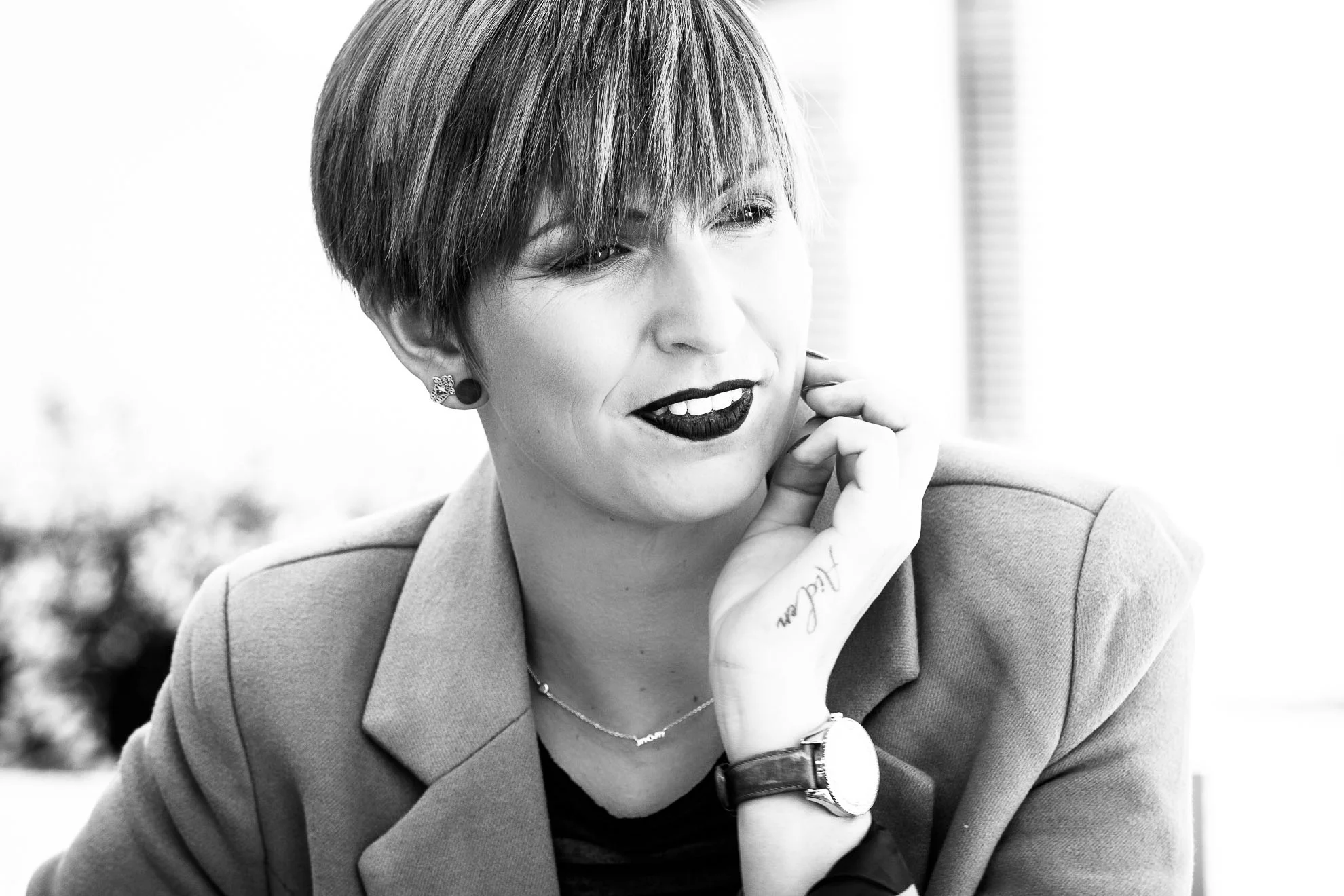 Pixie Cut meets Glass Hair.