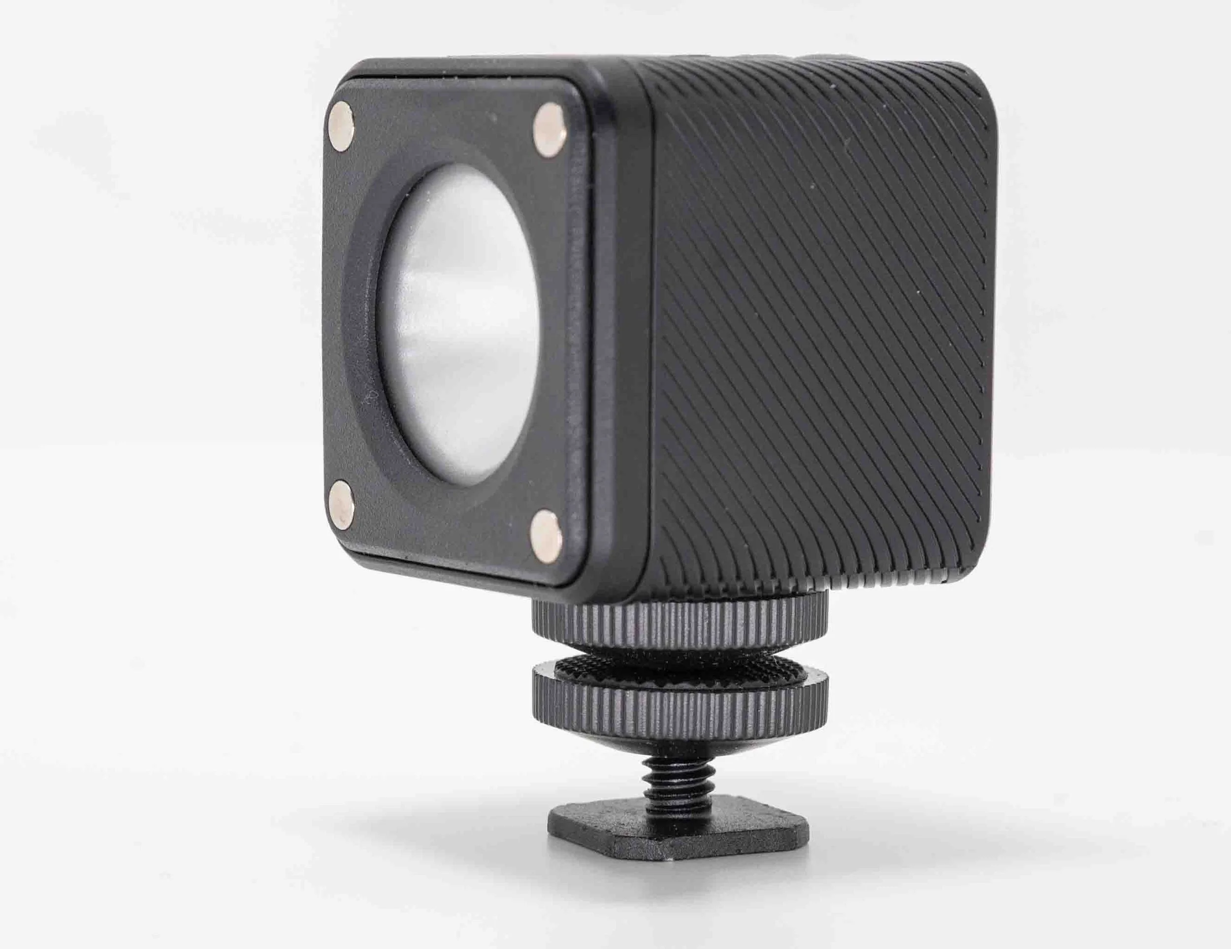  ULANZI L2 RGB COB VIDEO LIGHT REVIEW