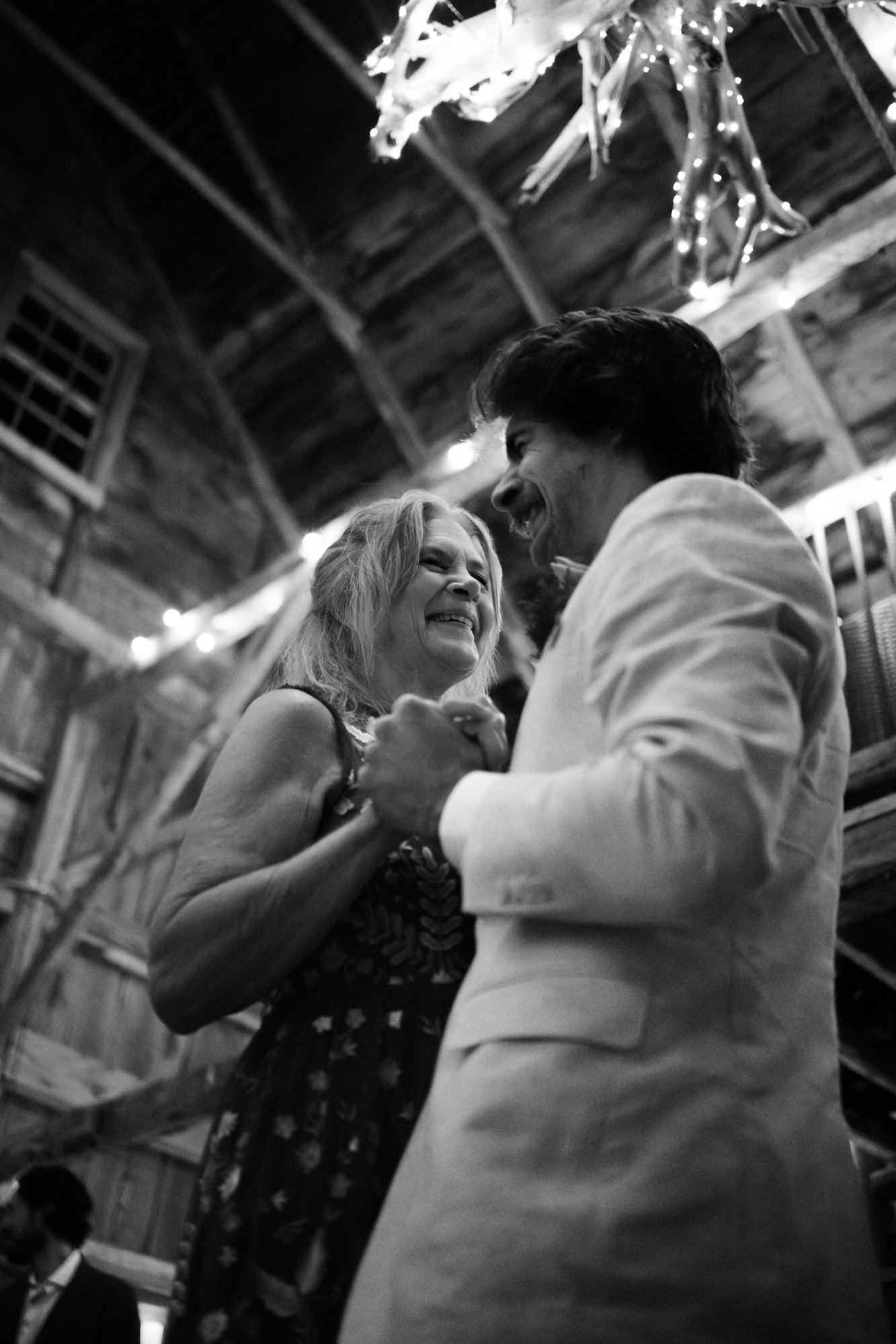 Mike+Kate_Wedding_KylieBStudios_BarnandDancing-45.jpg