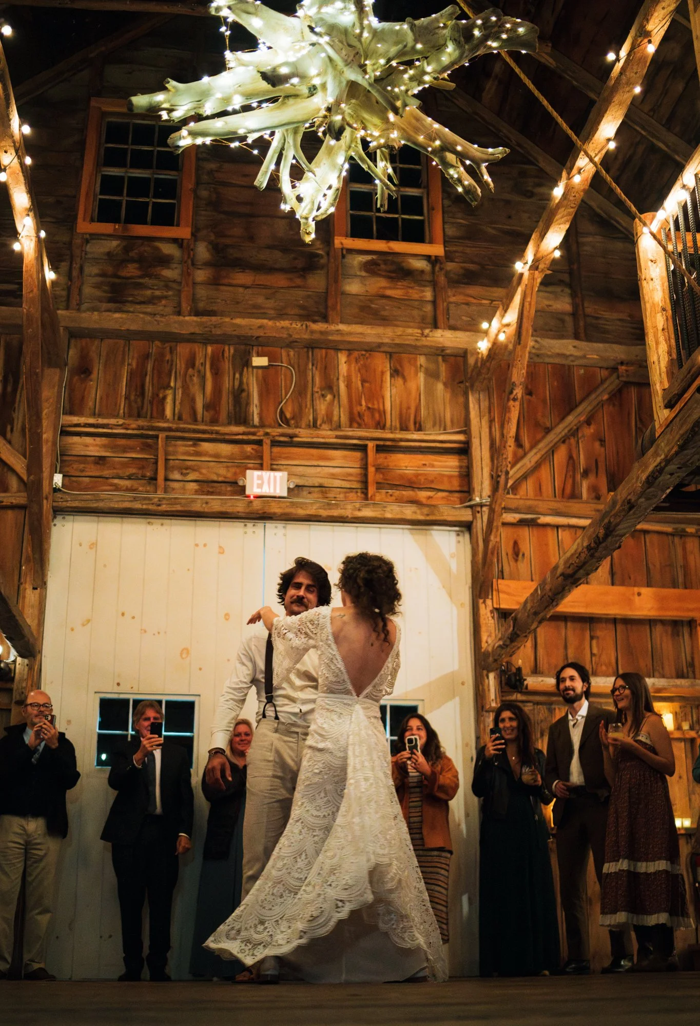 Mike+Kate_Wedding_KylieBStudios_BarnandDancing-52.jpg