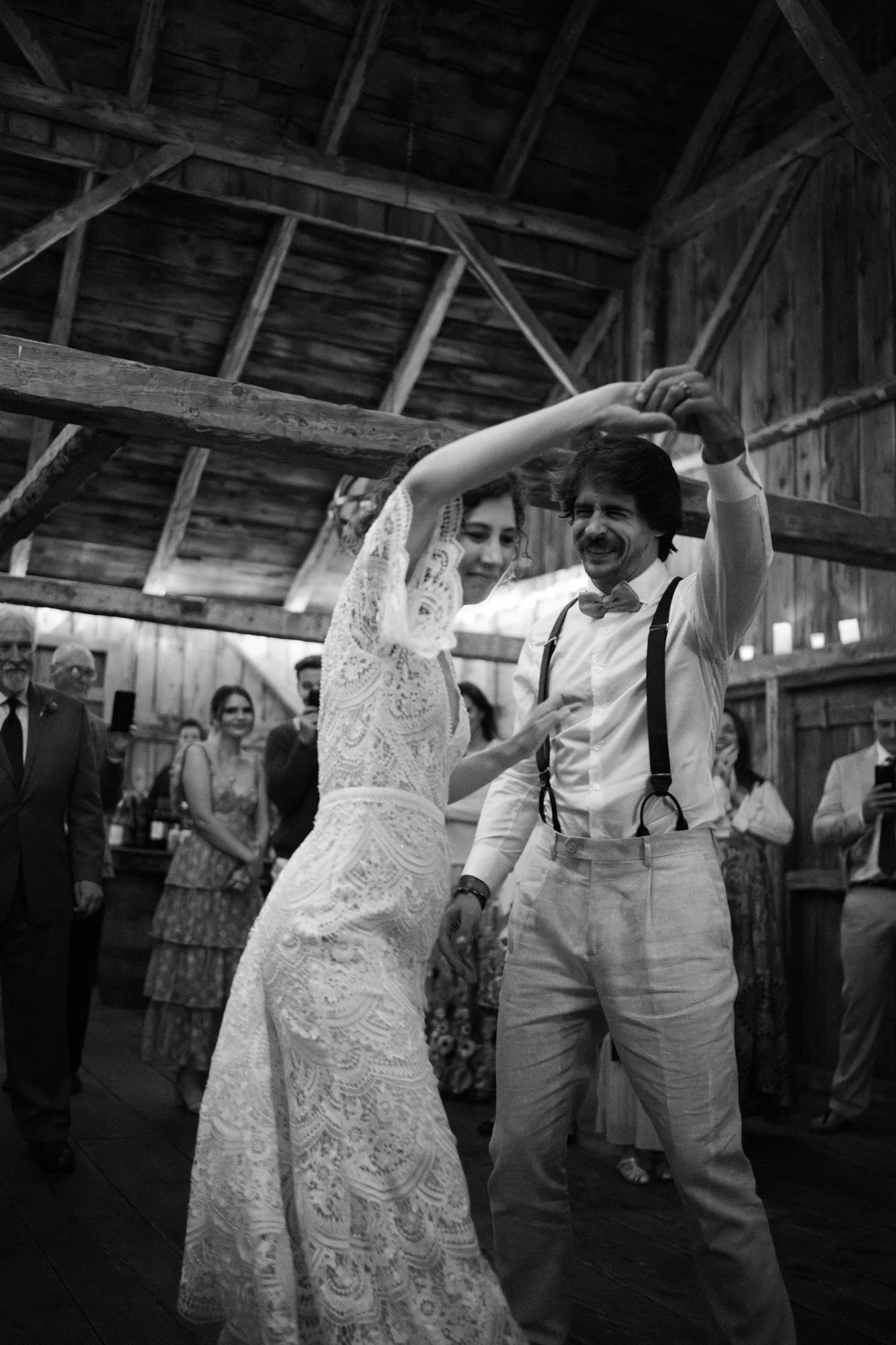 Mike+Kate_Wedding_KylieBStudios_BarnandDancing-56.jpg
