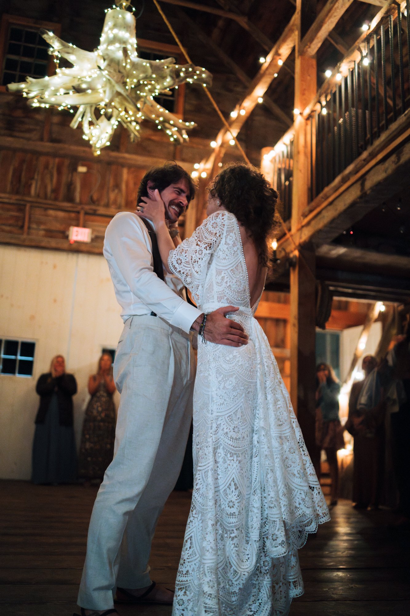 Mike+Kate_Wedding_KylieBStudios_BarnandDancing-69.jpg