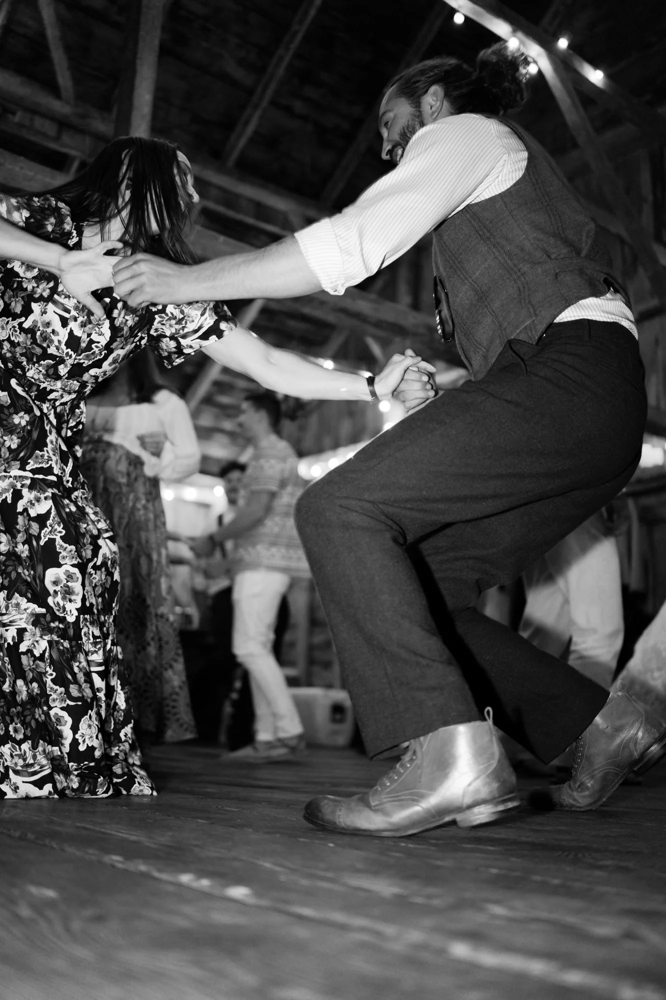 Mike+Kate_Wedding_KylieBStudios_BarnandDancing-79.jpg