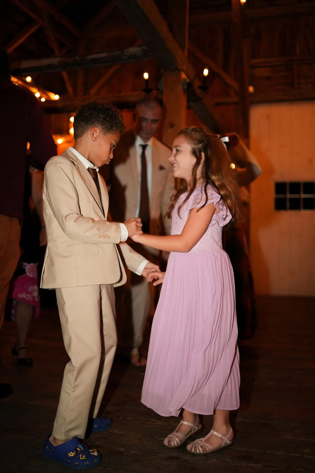 Mike+Kate_Wedding_KylieBStudios_BarnandDancing-80.jpg