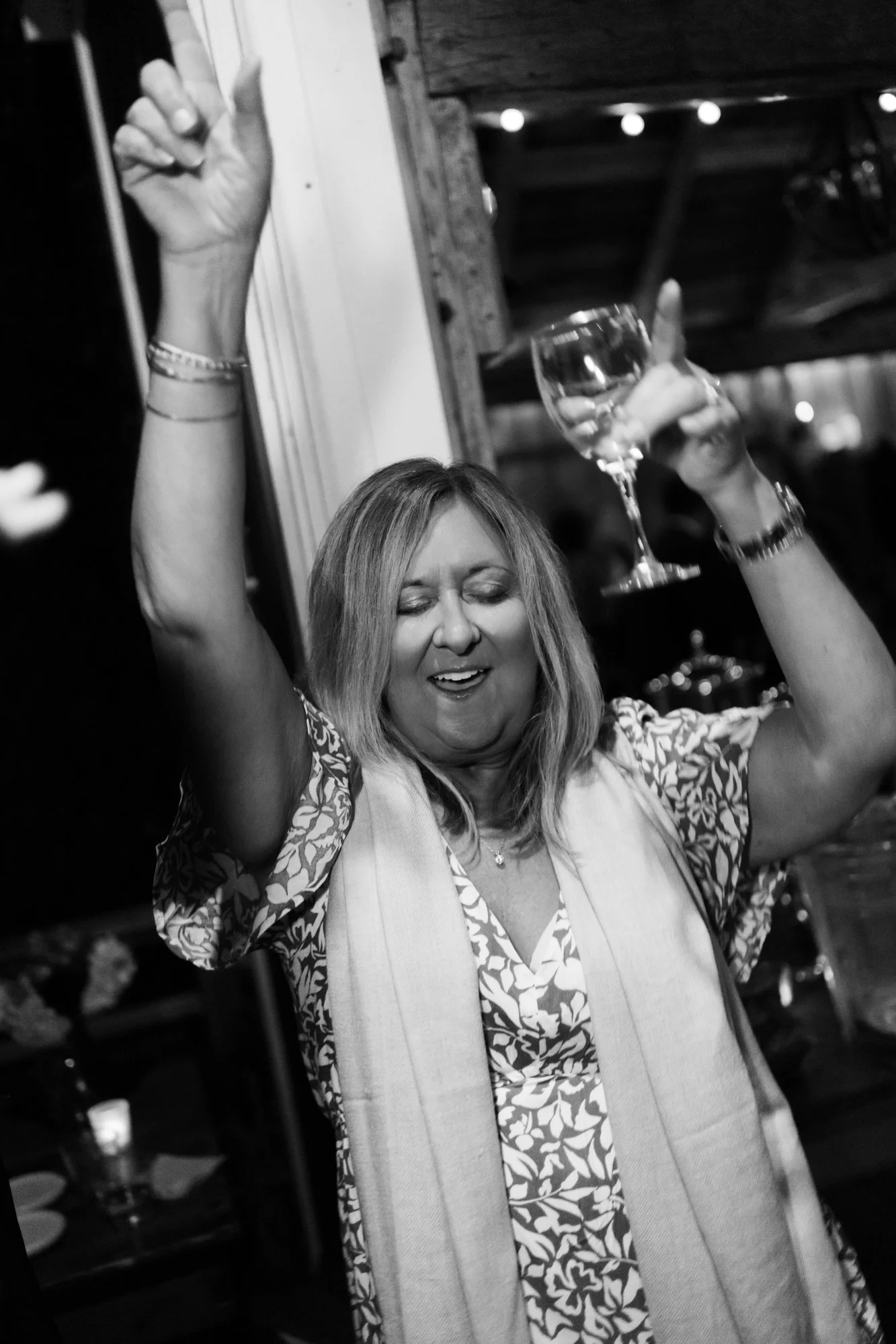 Mike+Kate_Wedding_KylieBStudios_BarnandDancing-119.jpg