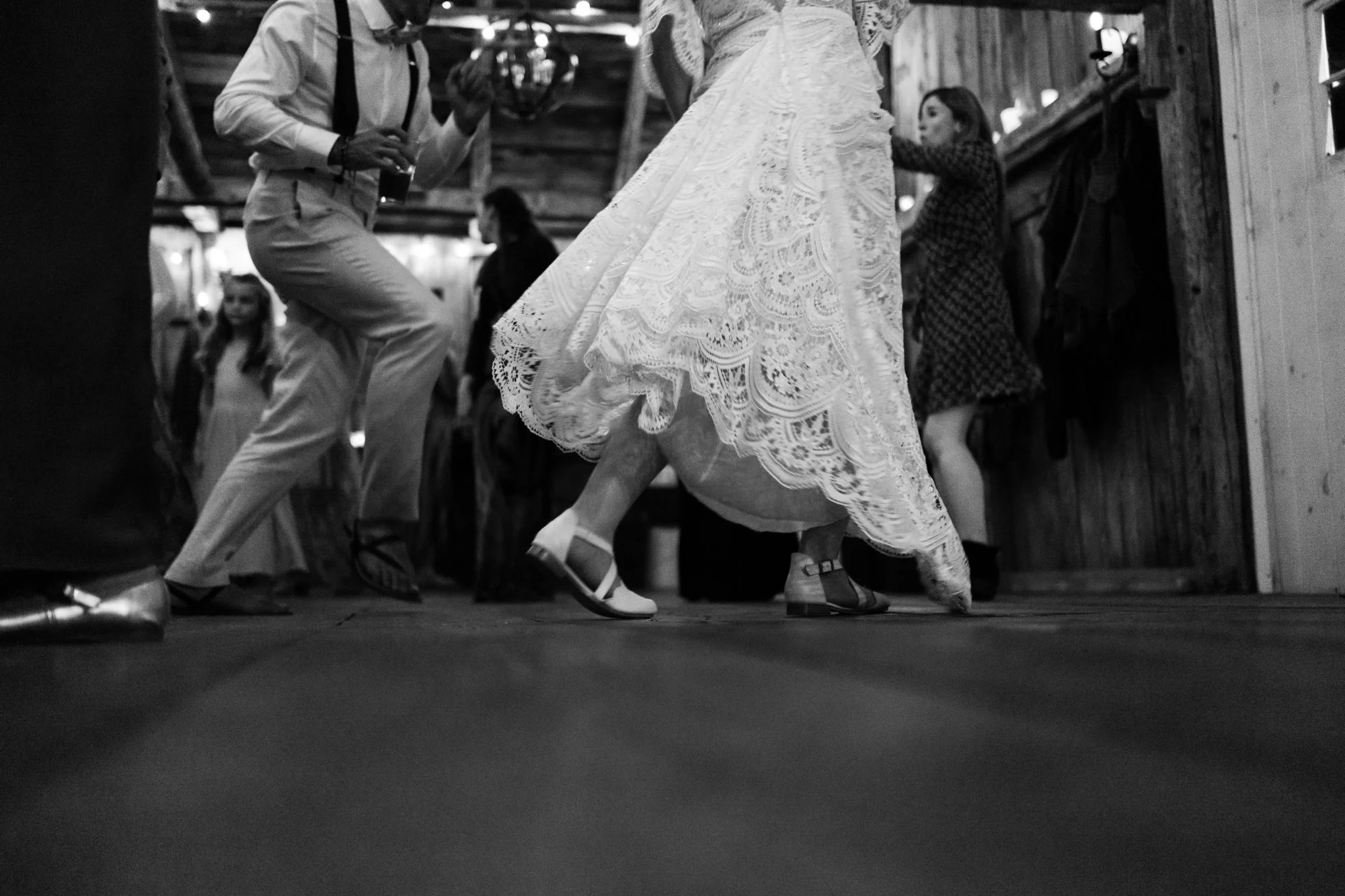 Mike+Kate_Wedding_KylieBStudios_BarnandDancing-133.jpg