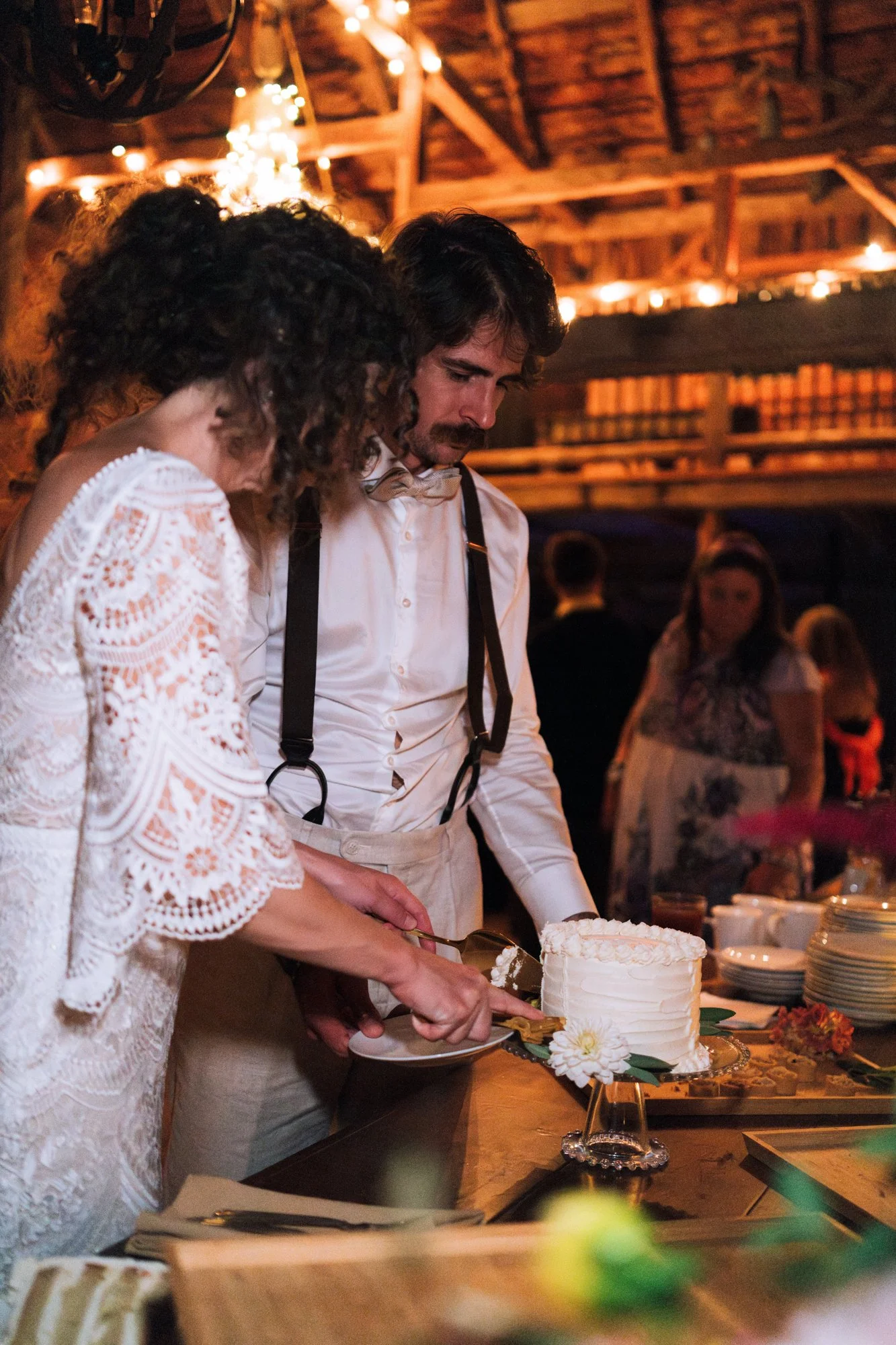 Mike+Kate_Wedding_KylieBStudios_BarnandDancing-164.jpg