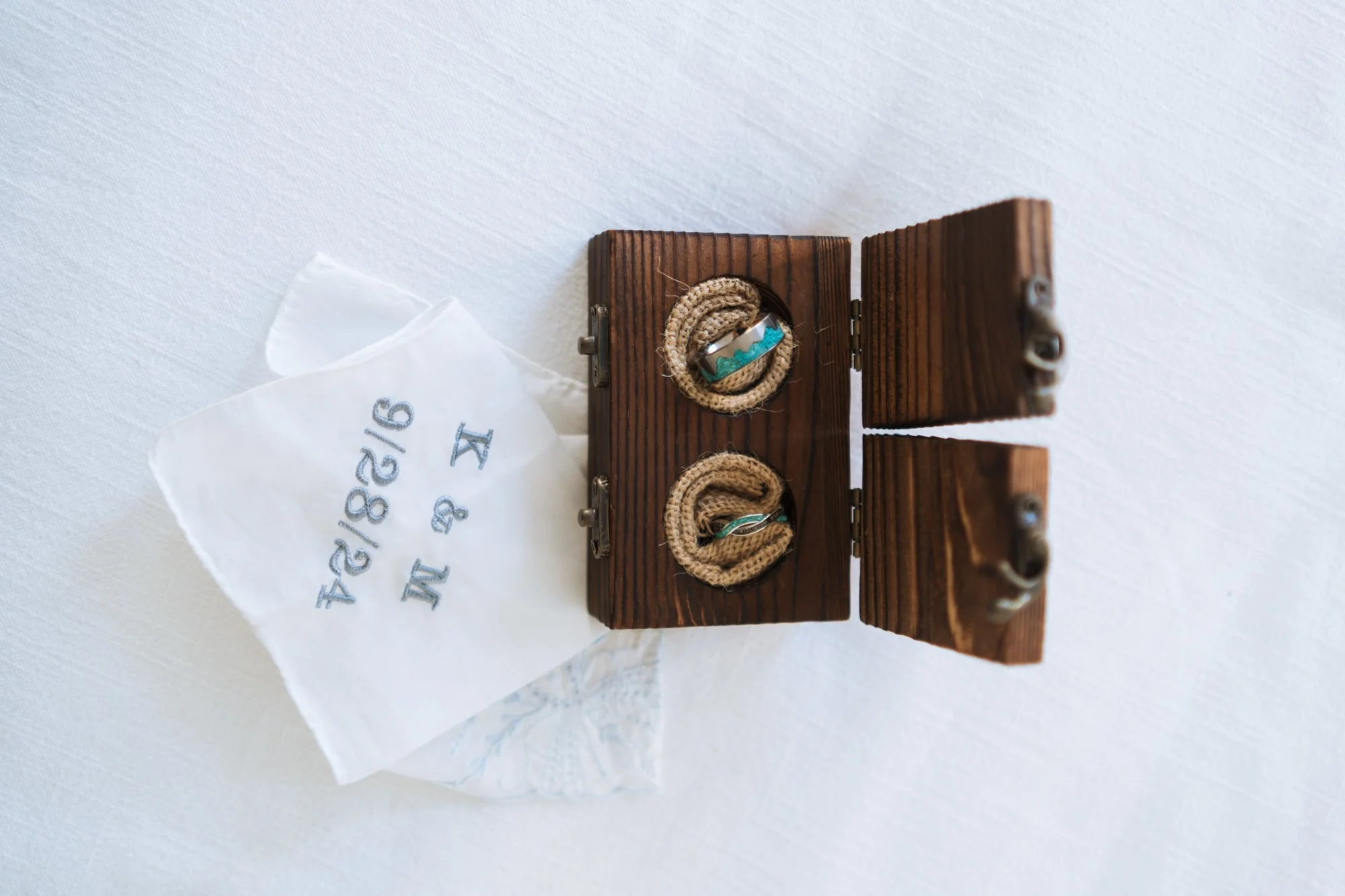 Mike+Kate_Wedding_KylieBStudios_GettingReady-49.jpg