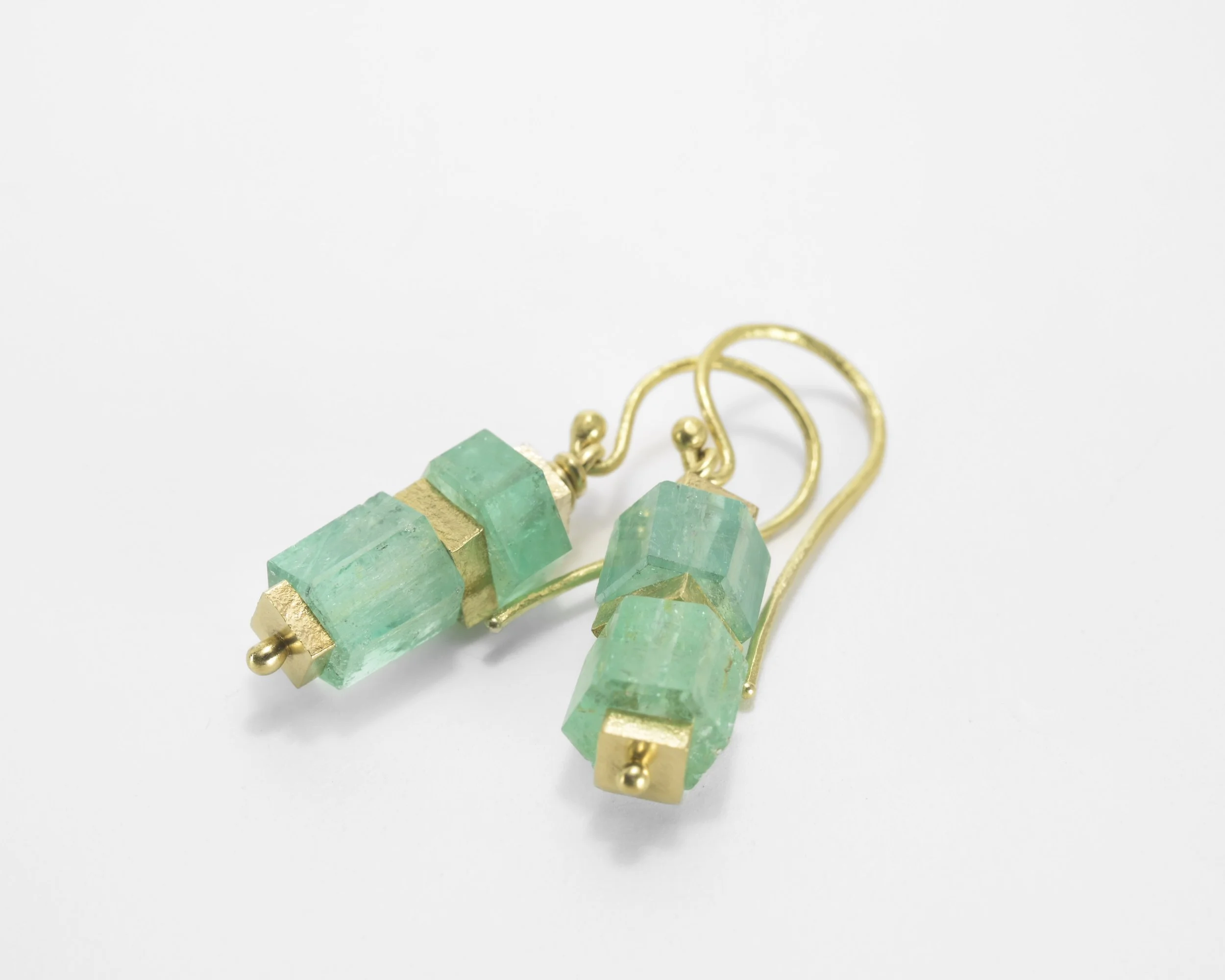 emerald crystal 18k dangle earrings_5.JPG