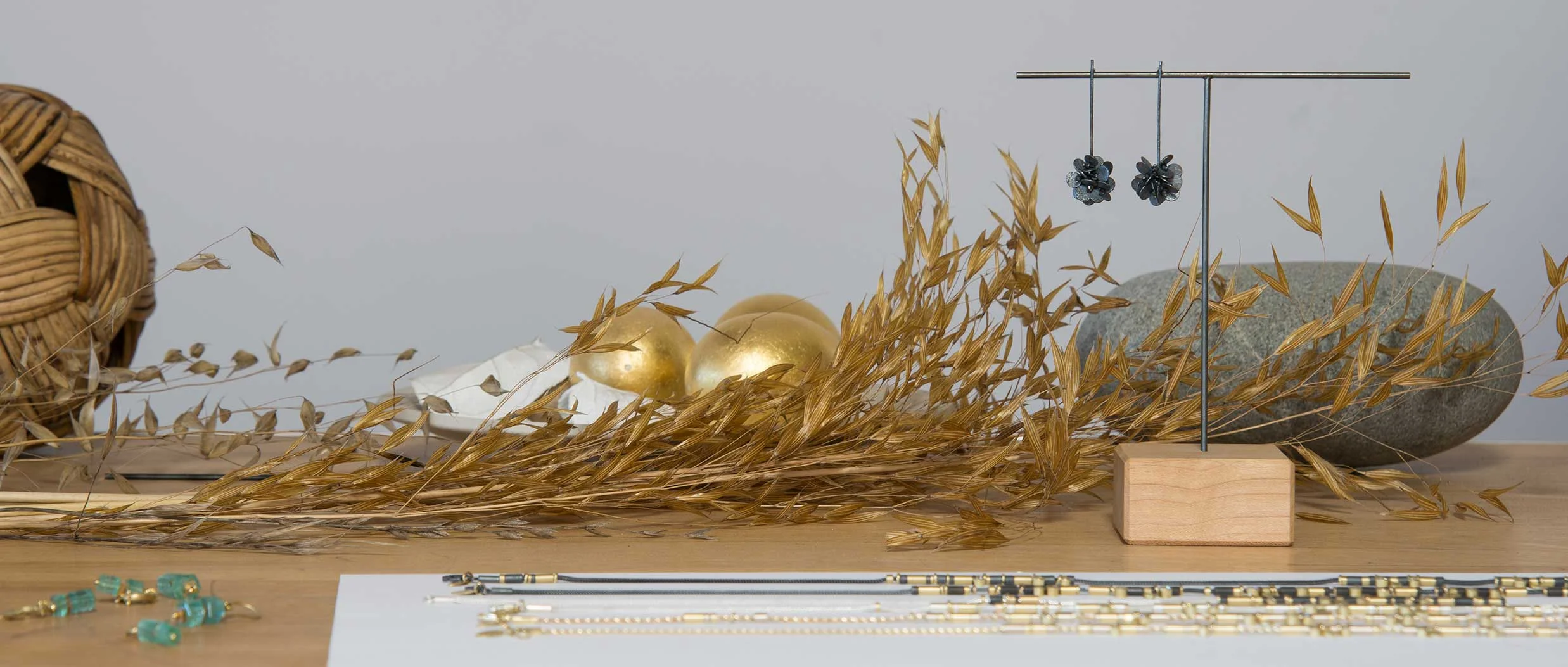 jewelry-layout-bench.jpg