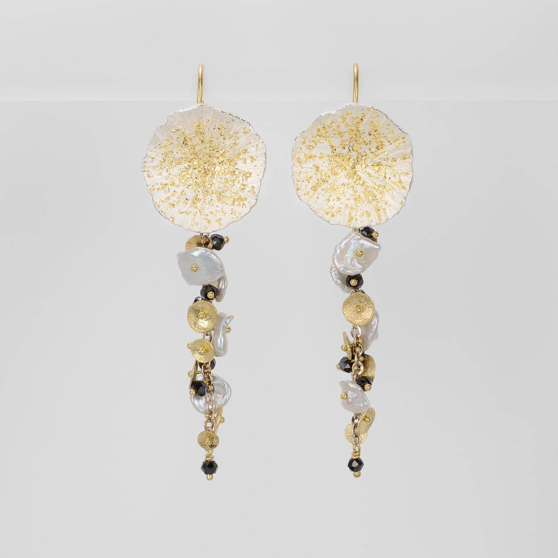 22ky-spinel-pearl-shell-earrings-t3.jpg