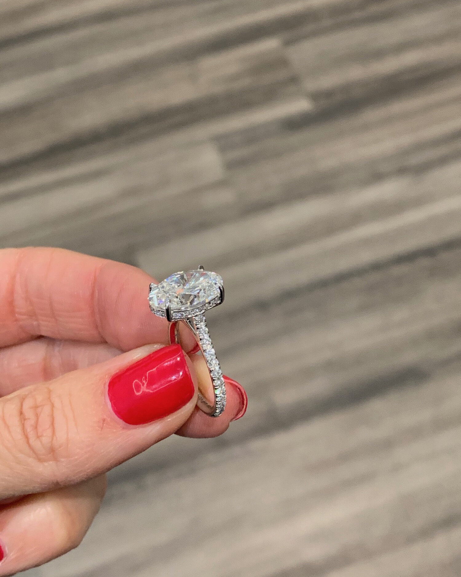Miss Diamond Ring 3 Carat 4 Carat Oval Diamond Engagement Ring