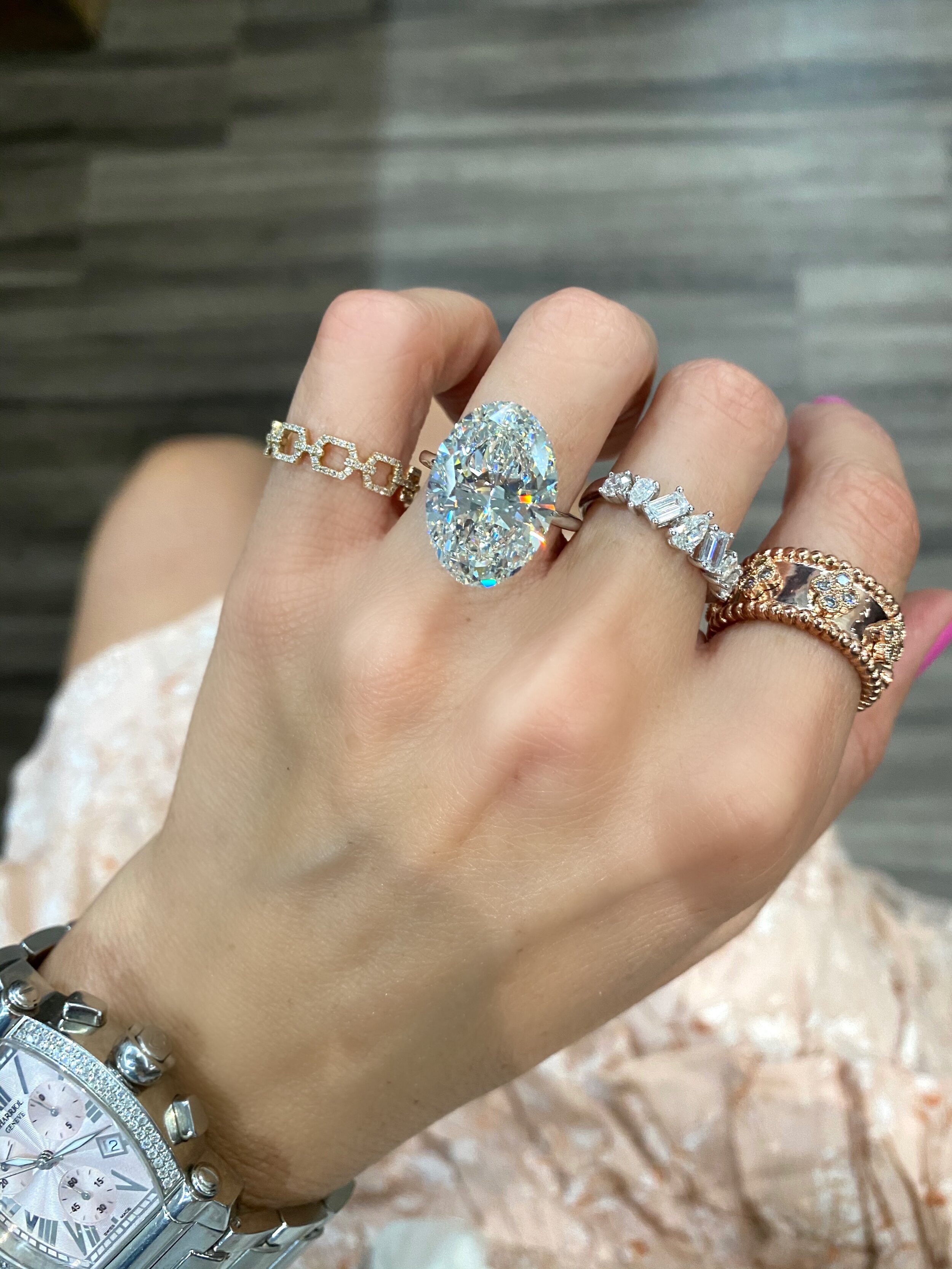 Vernietigen onderdak als A 10 Carat Diamond Engagement Ring, Pretty Please — Miss Diamond Ring |  Engagement ring concierge, Diamond concierge
