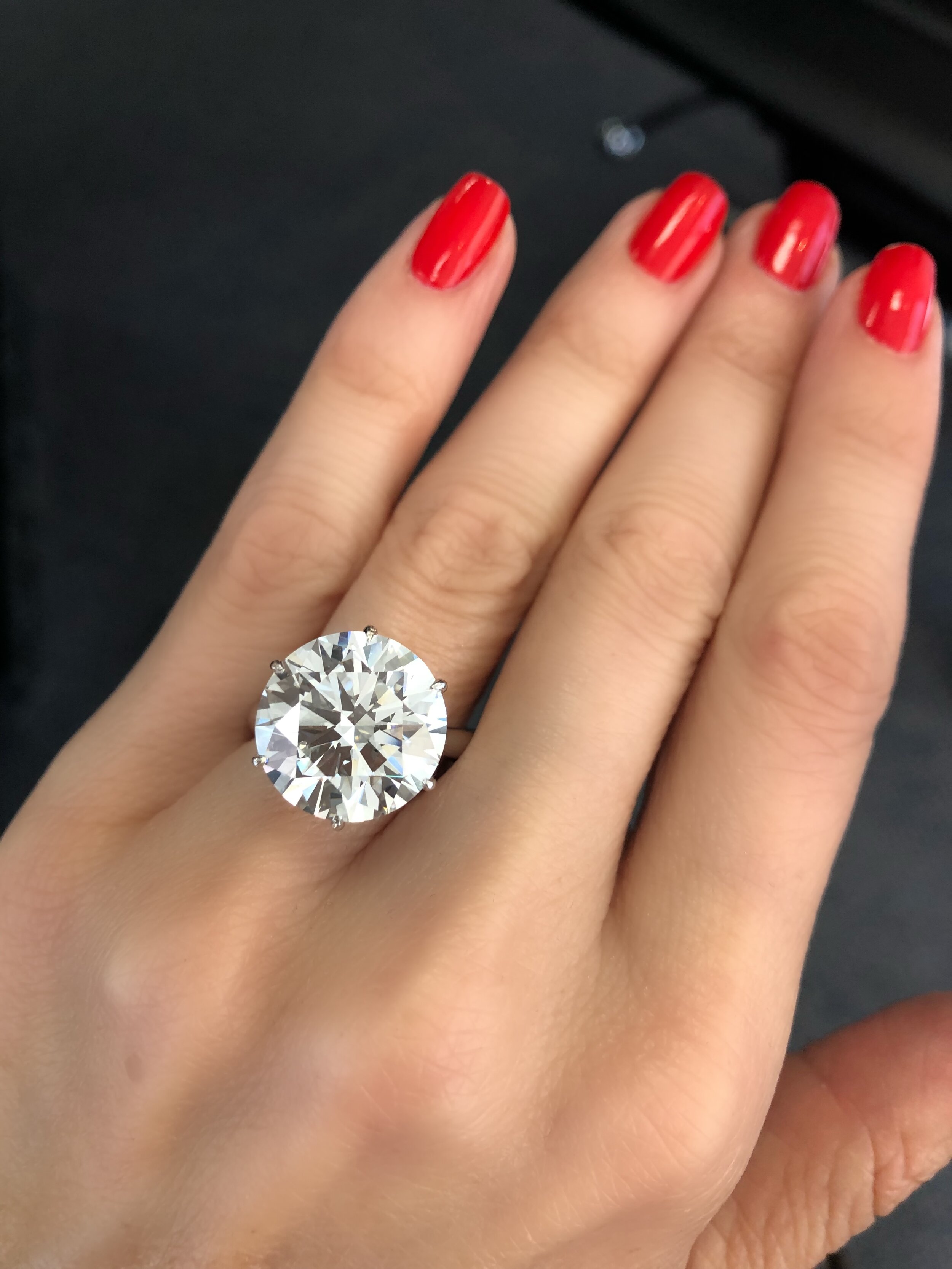 Vernietigen onderdak als A 10 Carat Diamond Engagement Ring, Pretty Please — Miss Diamond Ring |  Engagement ring concierge, Diamond concierge