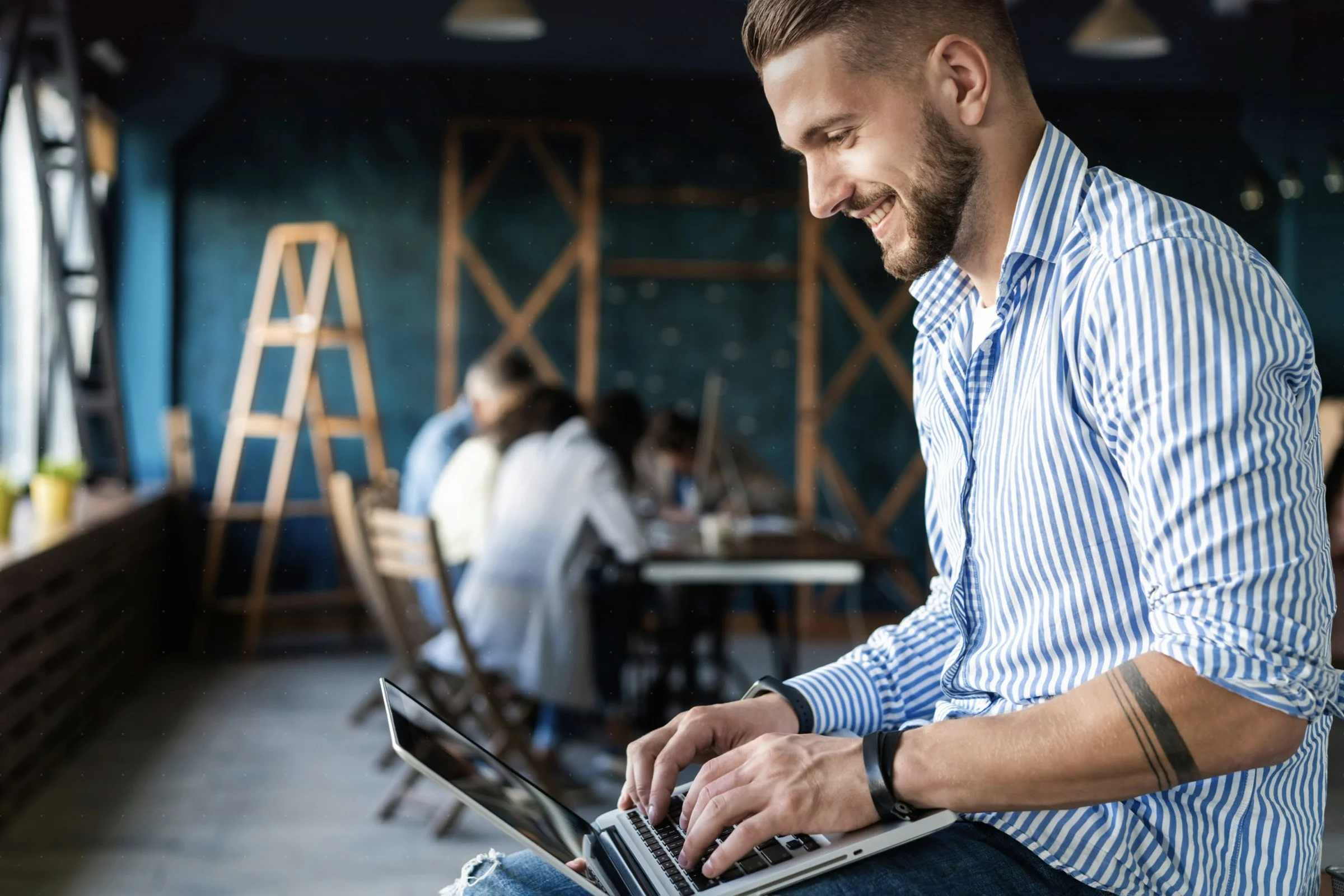 "face aux <br> Mastodontes <br> de la Grande Distribution <br> et du e-Commerce,