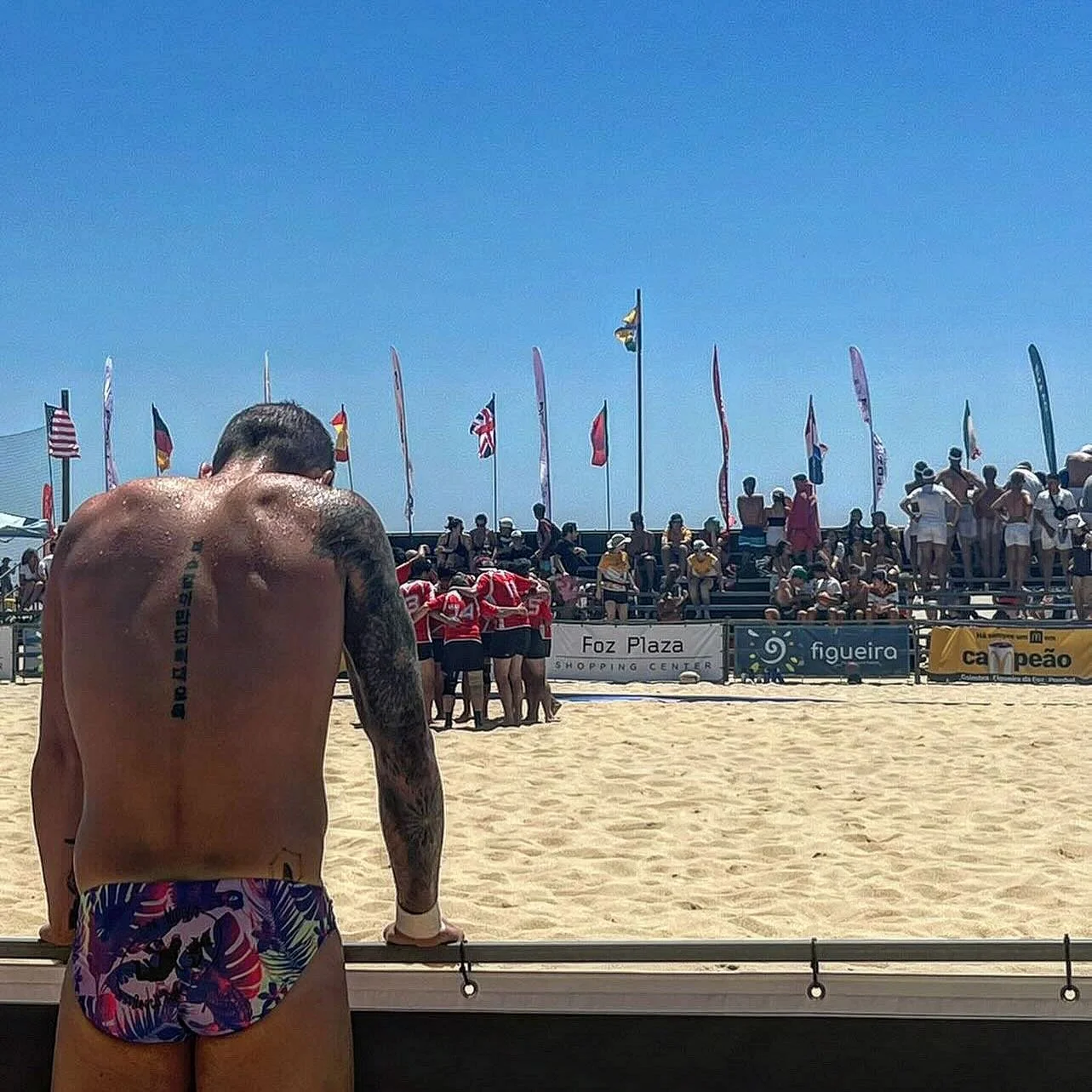 Dernier tournoi de la saison 🇵🇹 
Let&rsquo;s Go @lesminots.rugby 

#lesminots
#team 
#beachrugby