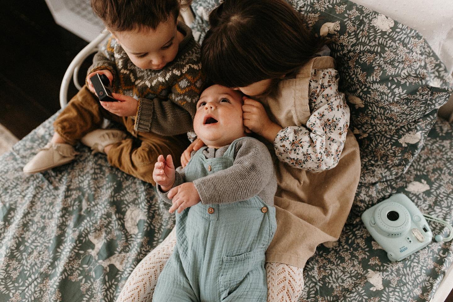 There is something so special about photographing families in their homes. Our homes say so much about who we are and hold some of life&rsquo;s most cherished moments. Plus, it&rsquo;s such an easy way to put little ones at ease while being photograp