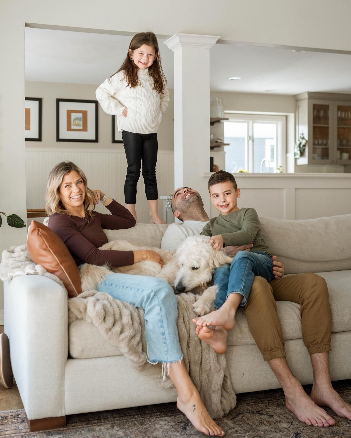 Catching up on the grid with some Foster family favorites ✨ 

Home is where the heart is, and capturing cherished moments within its walls is my absolute favorite.