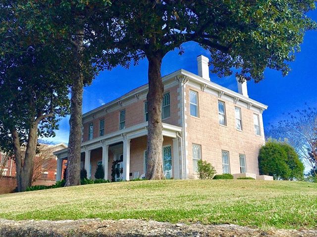The 1830 Featherston-Magruder antebellum estate located in the heart of historic Vicksburg, Mississippi sits high on a bluff overlooking the Mississippi River Valley