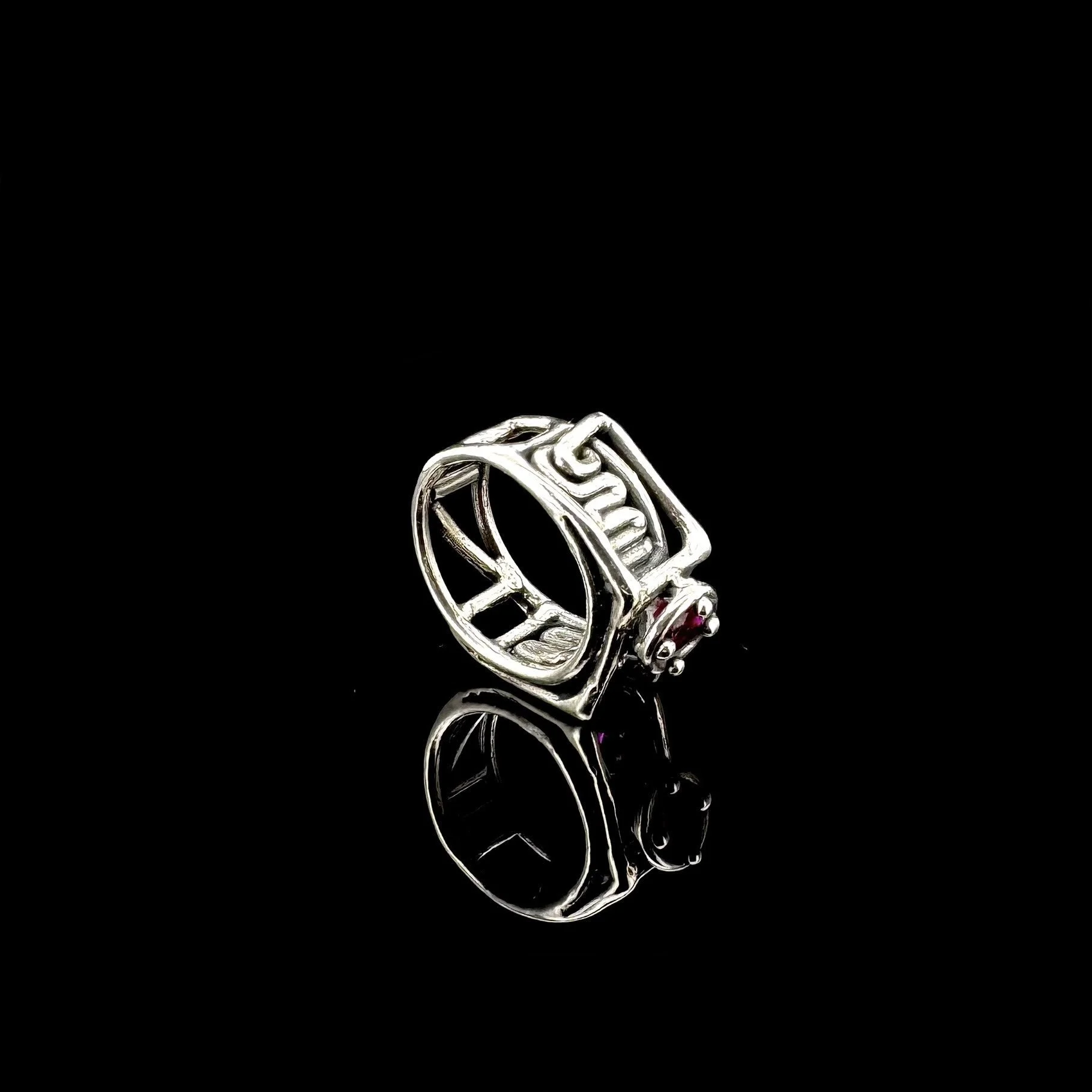 Osamor Ring IV Perspective Side.jpg