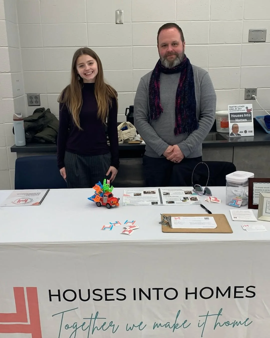 This week we are welcoming Houses into Homes first ever practicum student. Join us in saying hello to Julia!

Julia is in her final semester of a social work degree, we're all that stands between her and graduation.

She'll be a familiar face around 