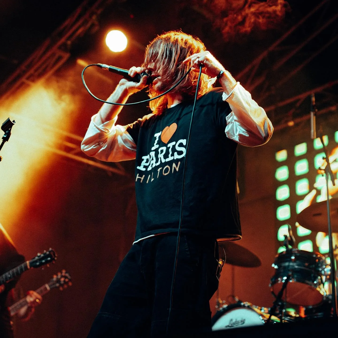 how many @parishilton tags we gotta get for a collab? help the boys 🙏🏻

📸 @musicbyneverland