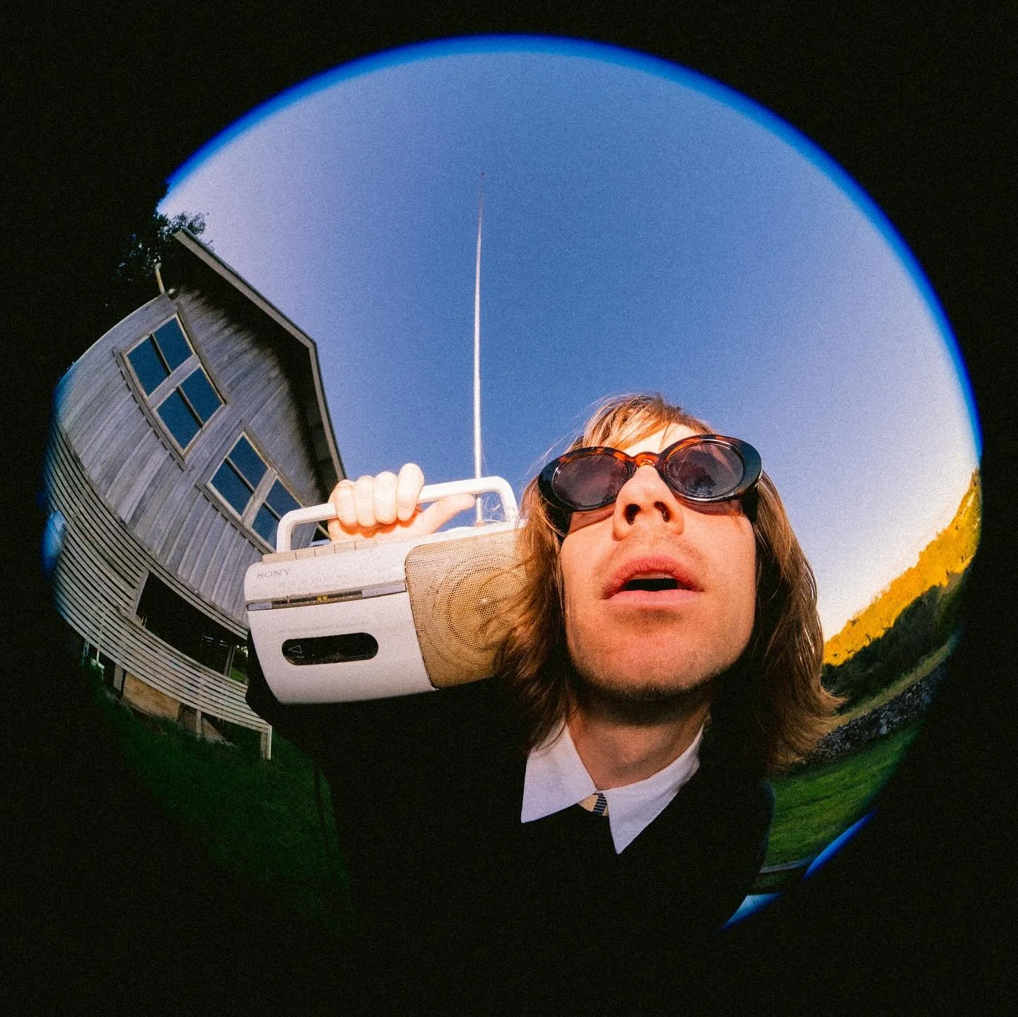 turn on @triple_j_unearthed radio and wadya hear? Le Shiv&rsquo;s new single I&rsquo;ll Do Fine is on rotation 💚💚 anddddd we&rsquo;re a spotlight artists on Unearthed this week AND @_clairemooney gave us a perfect 5/5⭐️🥰

📸 @jillianbontempo