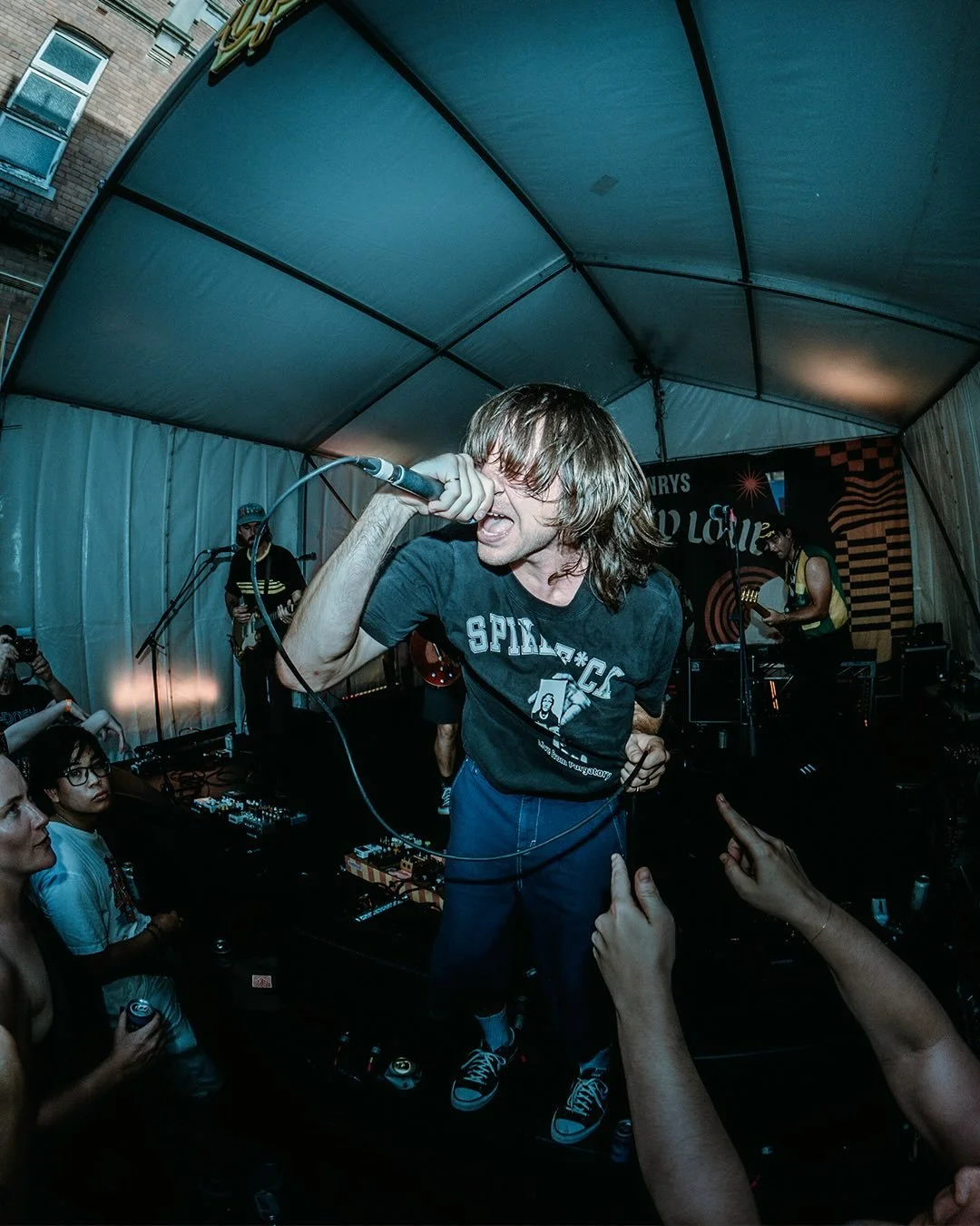 Le Newtown, tha was pretty fun. Thanks everyone who soaked up the heat and did that. Cool lil lane shut down show. Don&rsquo;t get to do that heaps, hardly ever play Sydney too. We from there. Wanna do more. Will be back soon! mwa mwa xxx

Bomb photo