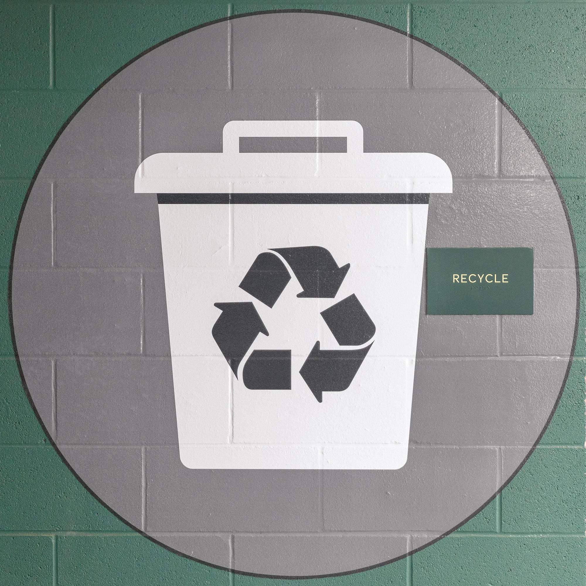 Vertis-Green-Hills_wayfinding-signage_resident recycling_MG_5246_small 2000 px.jpg