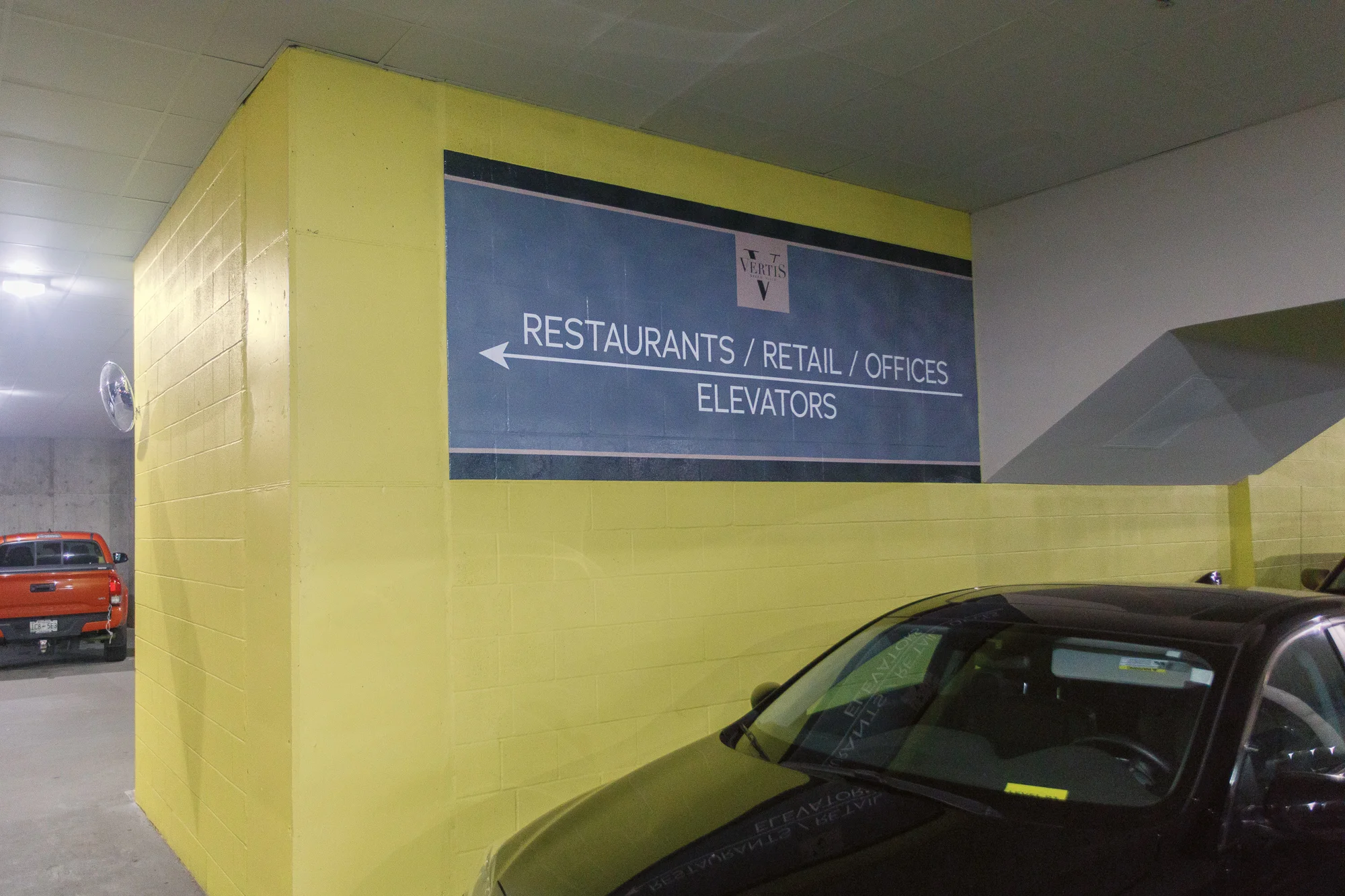 Vertis-Green-Hills_wayfinding-signage_restaurants-retail-offices-elevators_MG_5271_small 2000 px.jpg