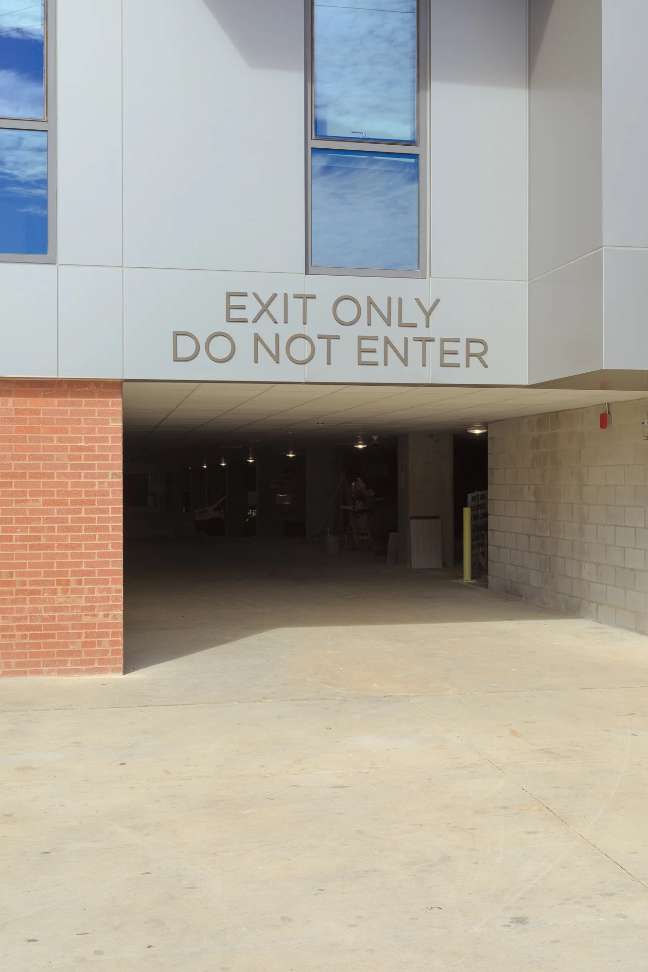 Vertis-Green-Hills_wayfinding-signage_parking-garage-exit_MG_5251_small 2000 px.jpg